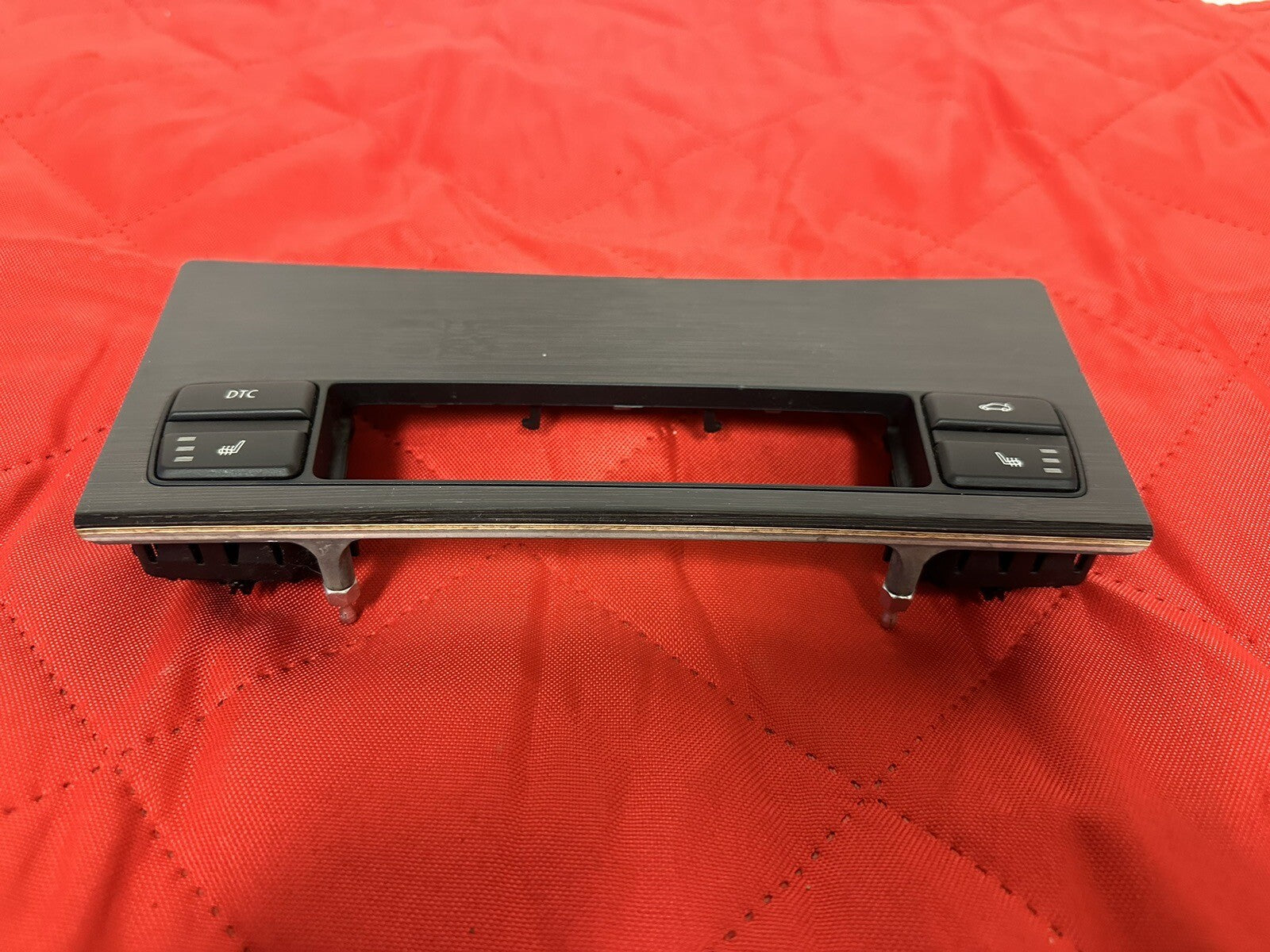 04-10 BMW E60 E61 CENTER DASH SEAT HEATING DTC PDC BUTTON WOOD MOLDING 6978691