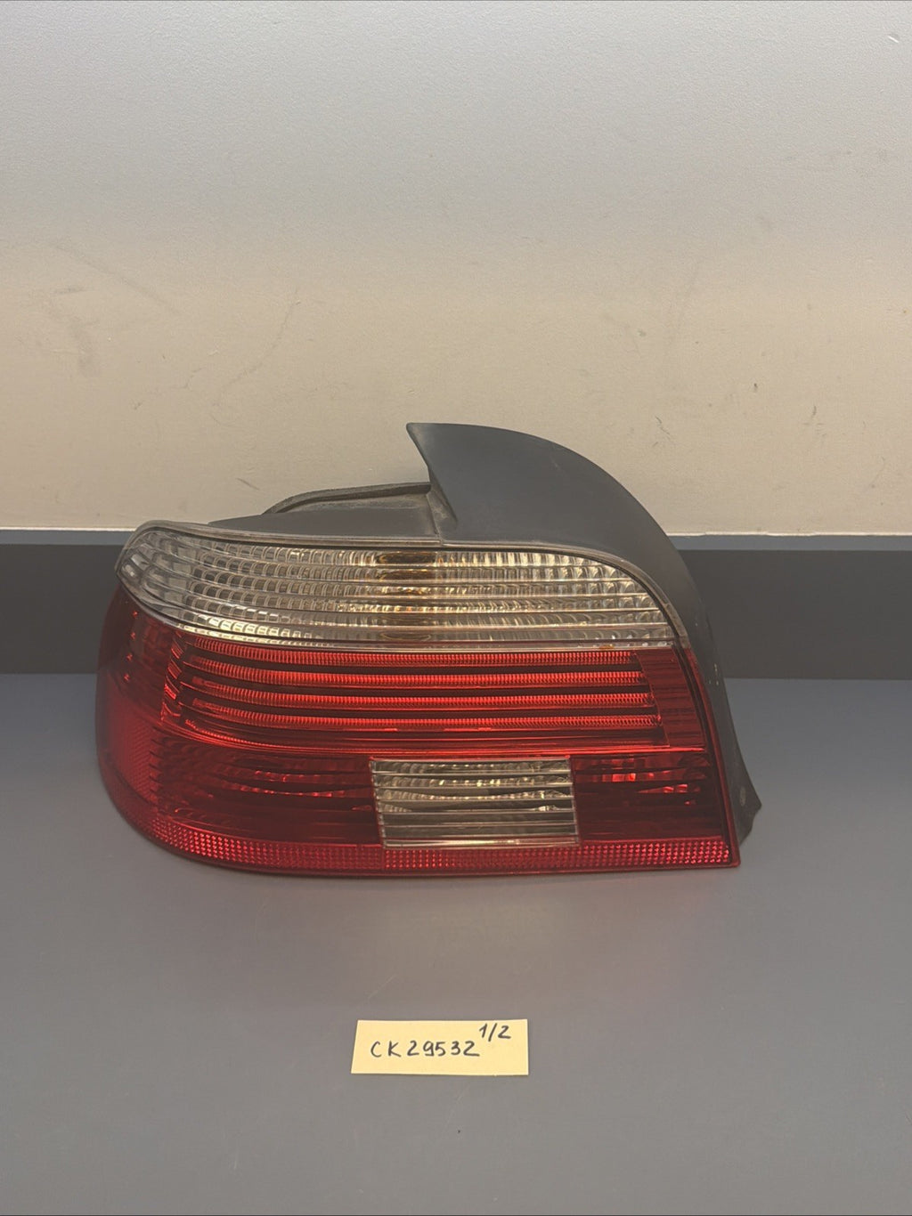 01-03 BMW E39 525 530 540 Sedan Left Driver Side Tail Light Lamp HELLA 6902529