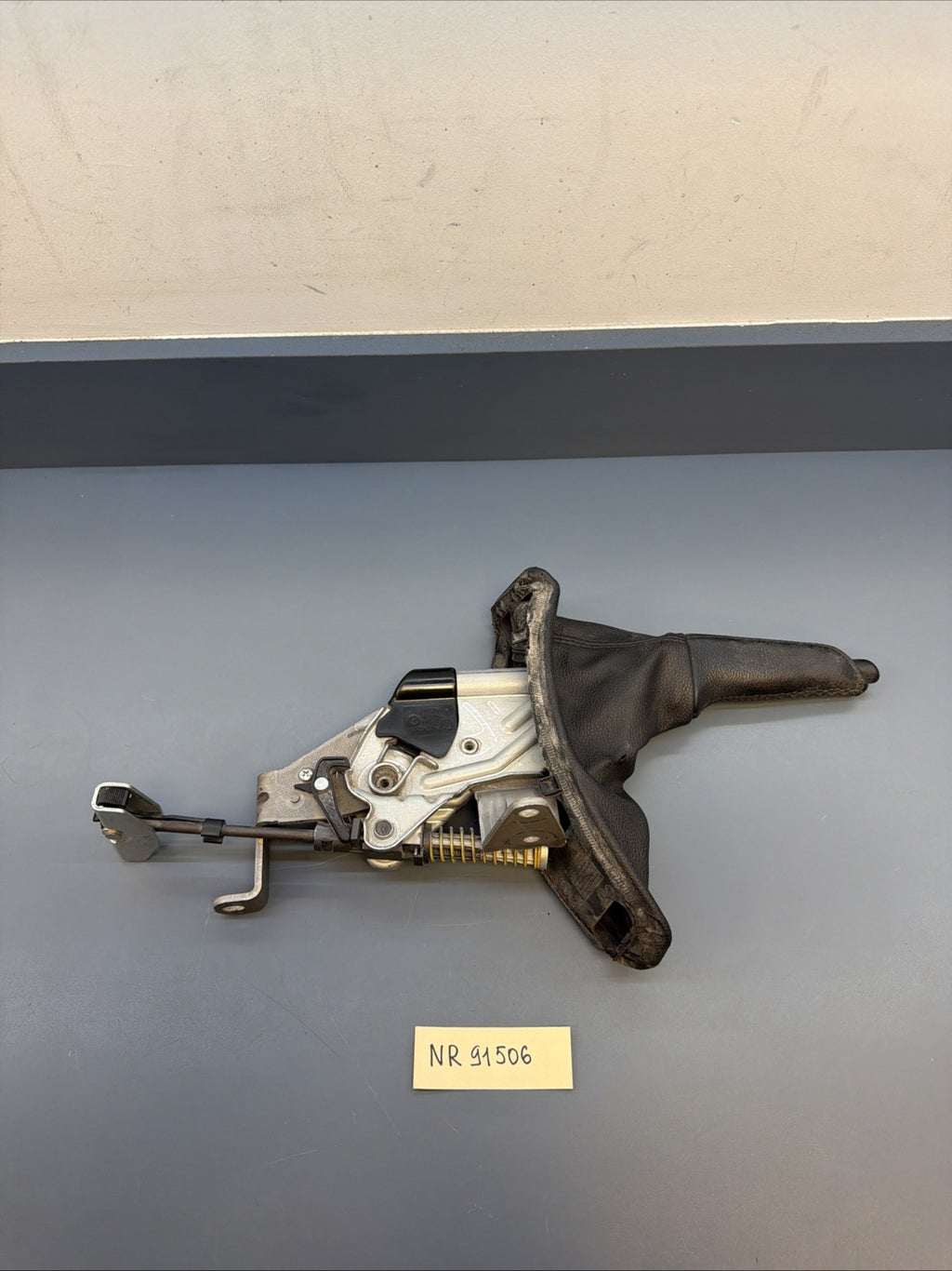 BMW E82 E88 128i 135i E90 E91 E92 E93 328i 335i HANDBRAKE LEVER ASSEMBLY 6764924