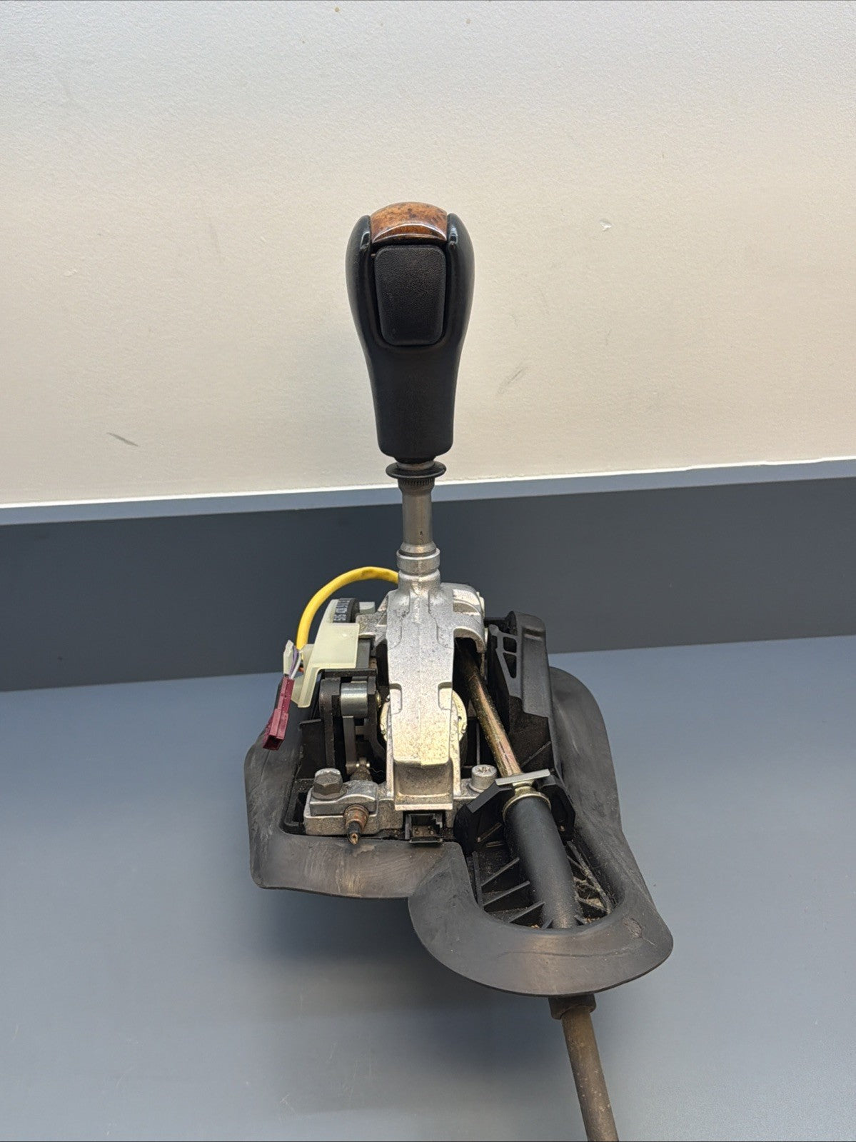 00-03 BMW E39 525i 530i 540i Automatic Gearshift Selector Unit 7515428 OEM