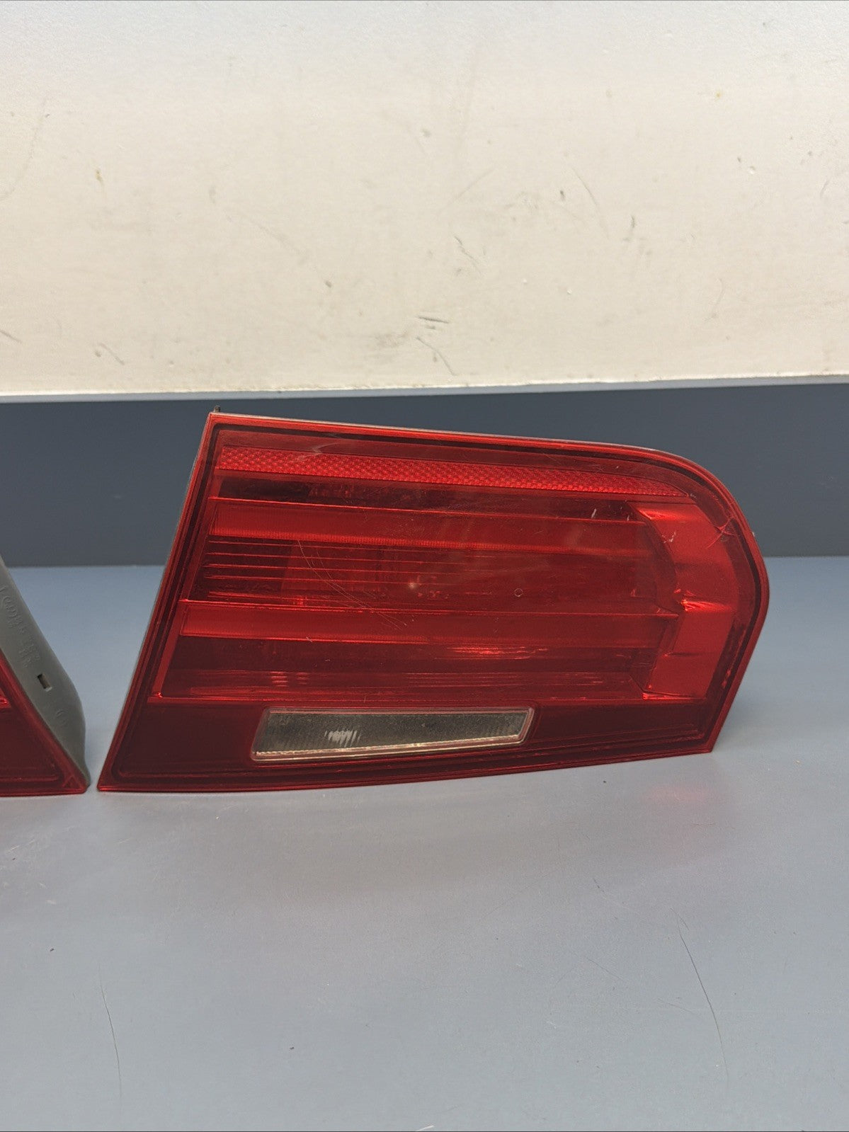 12-2015 BMW F30 3-SERIES REAR INNER LEFT & RIGHT TAIL LIGHT SET 7259915 7259916