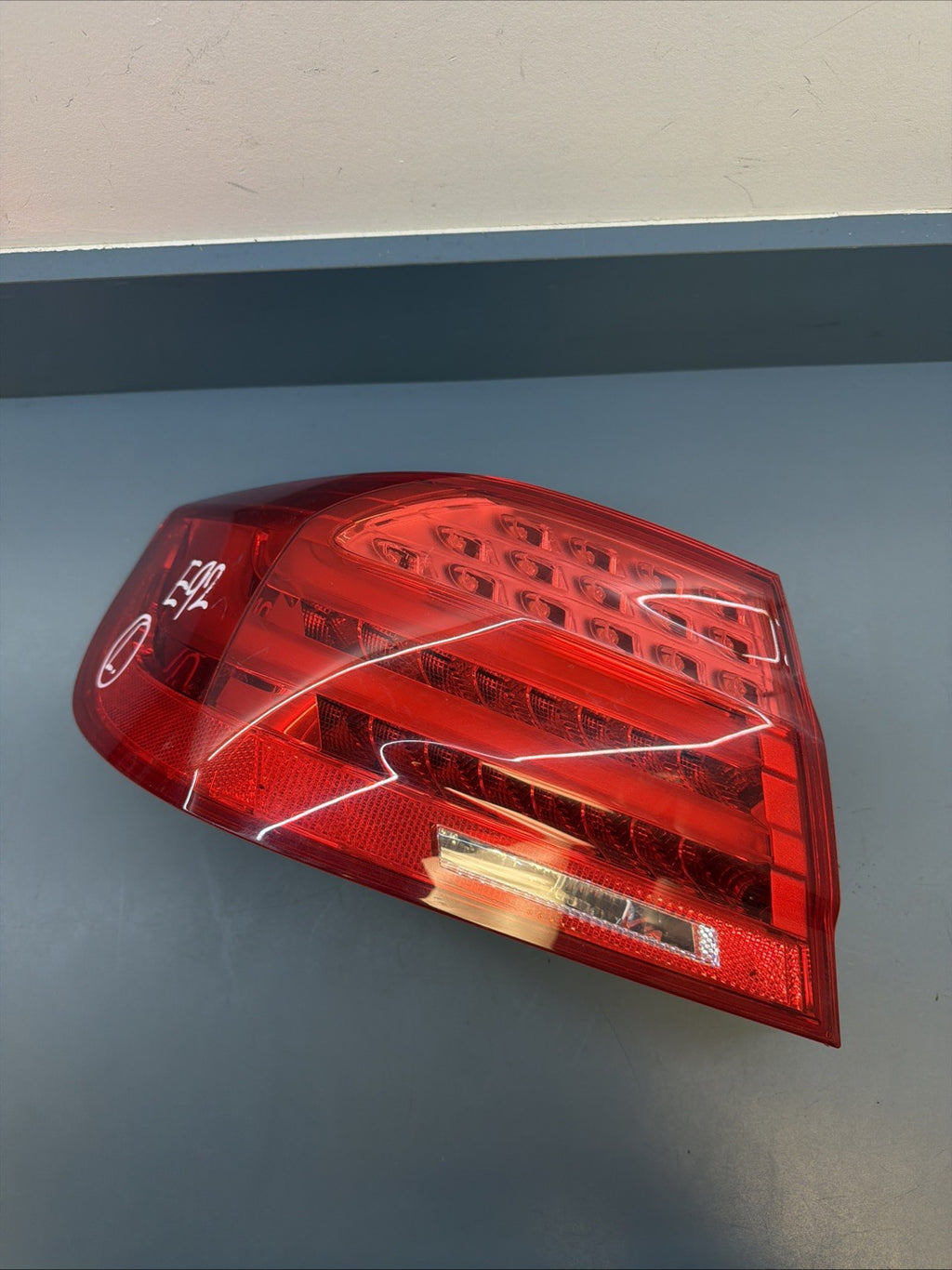 2011-2013 BMW 3 -SERIES E92 LEFT SIDE LH OUTER LED LCI TAILLIGHT OEM 7251959