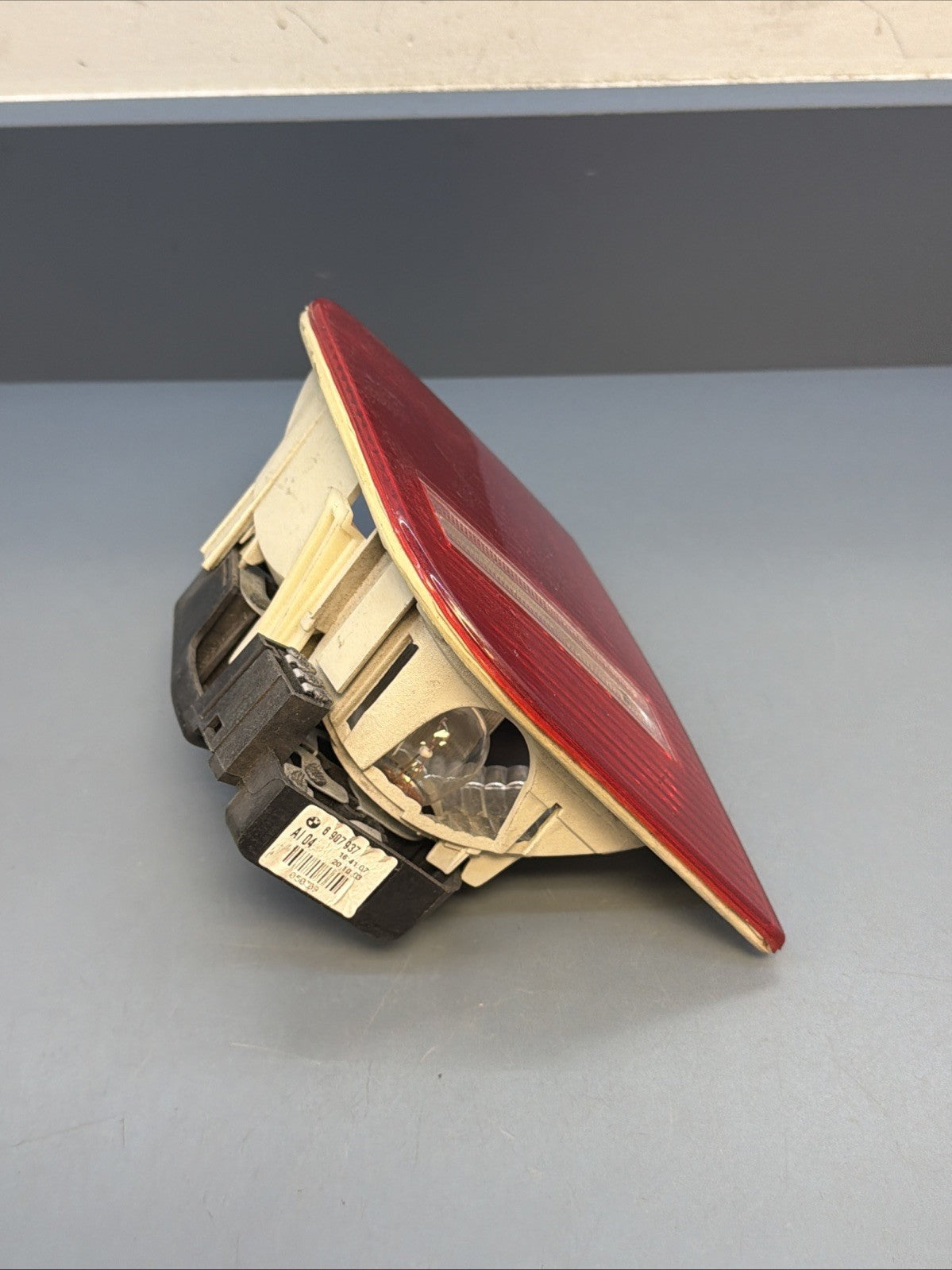 02-05 BMW E46 3 Series Sedan Rear Left Driver Side Inner Taillight Lamp 6907937