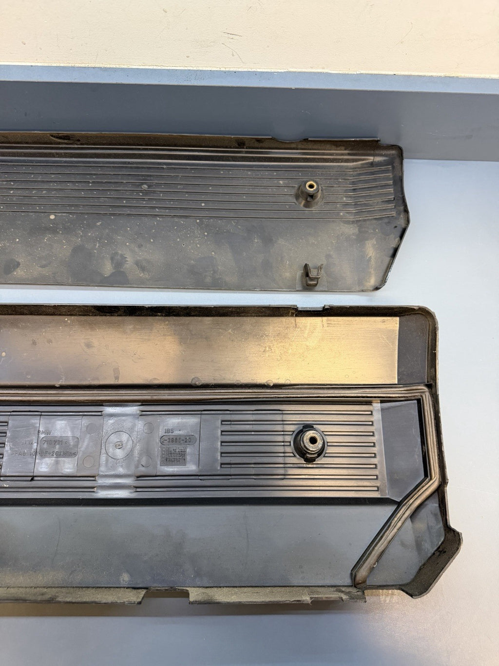 OEM 2000-2006 BMW E36 E46 E39 X5 Z3 M52 M54 Engine Cylinder Valve Cover Trim Set