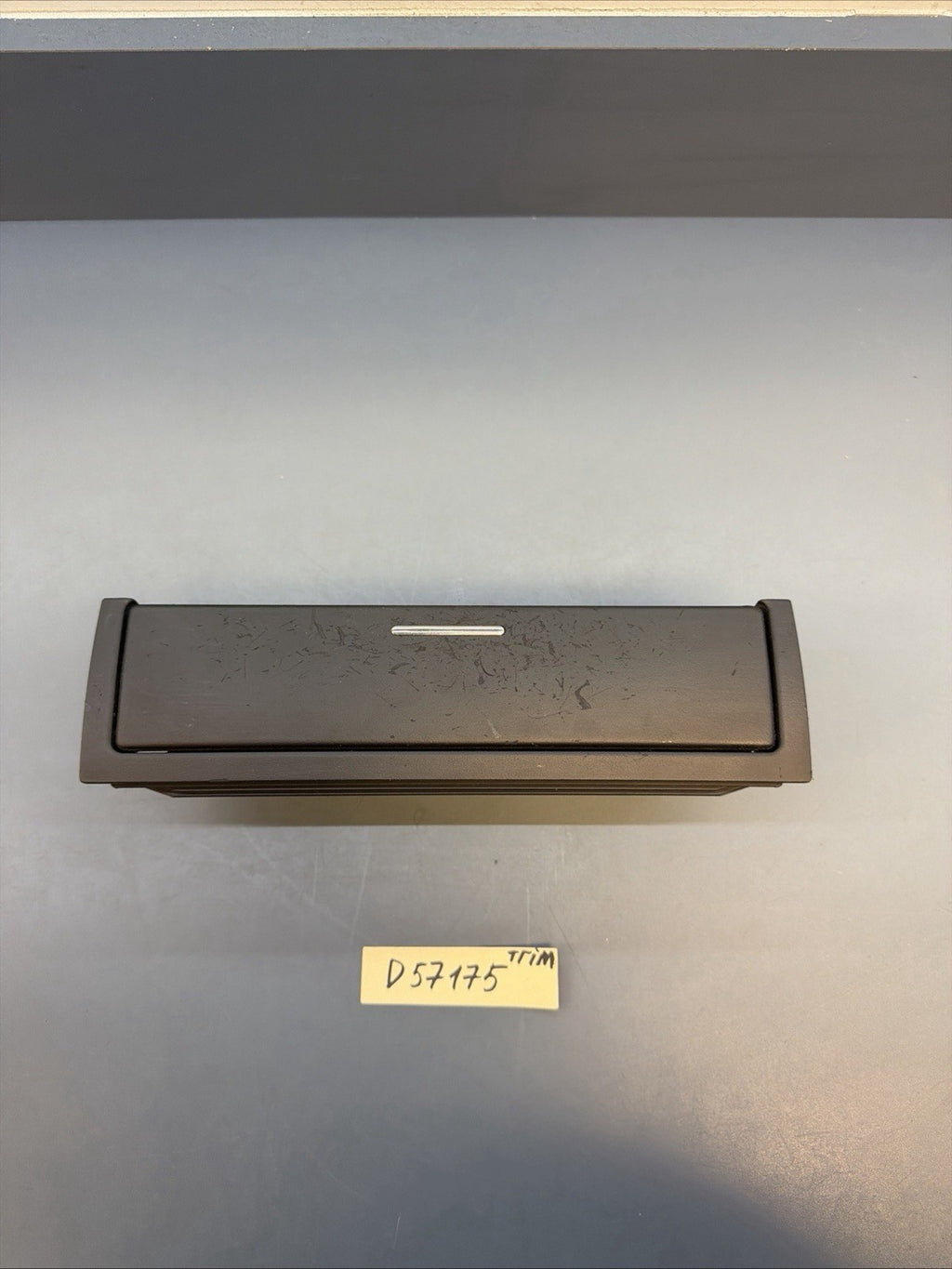 BMW 99-06 E46 3 SERIES CENTER CONSOLE UPPER STORAGE TRAY OEM 8202188