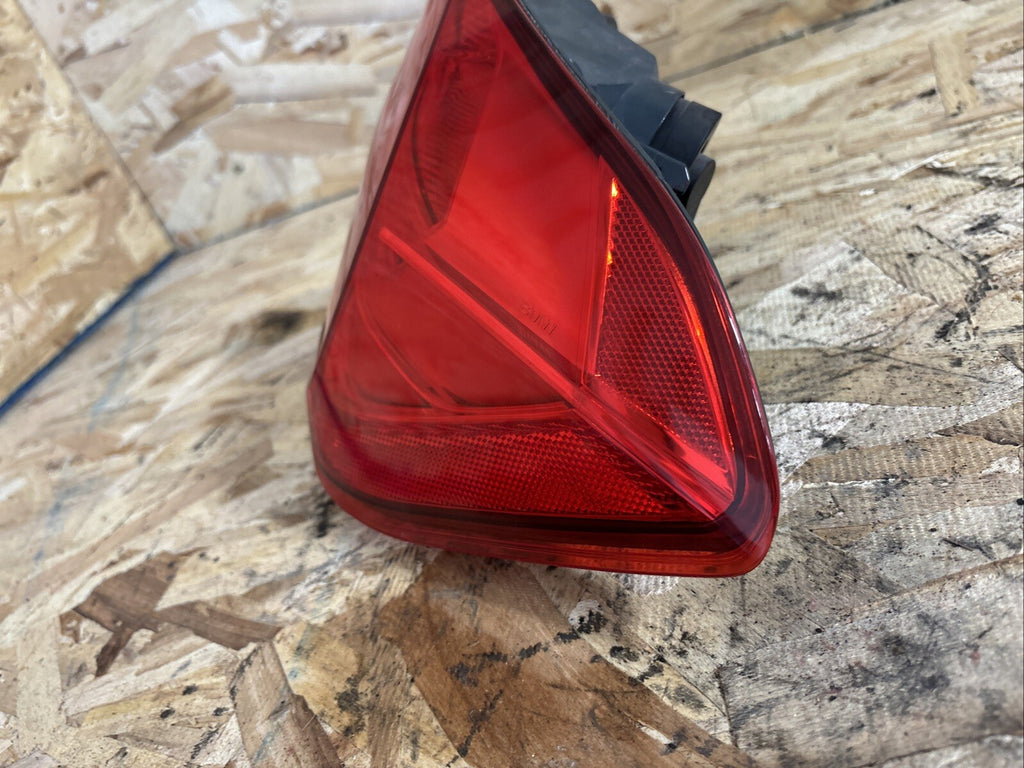 2011-2015 BMW 328IX F30 REAR RIGHT SIDE OUTER TAILLIGHT LIGHT LAMP  7372786 OEM