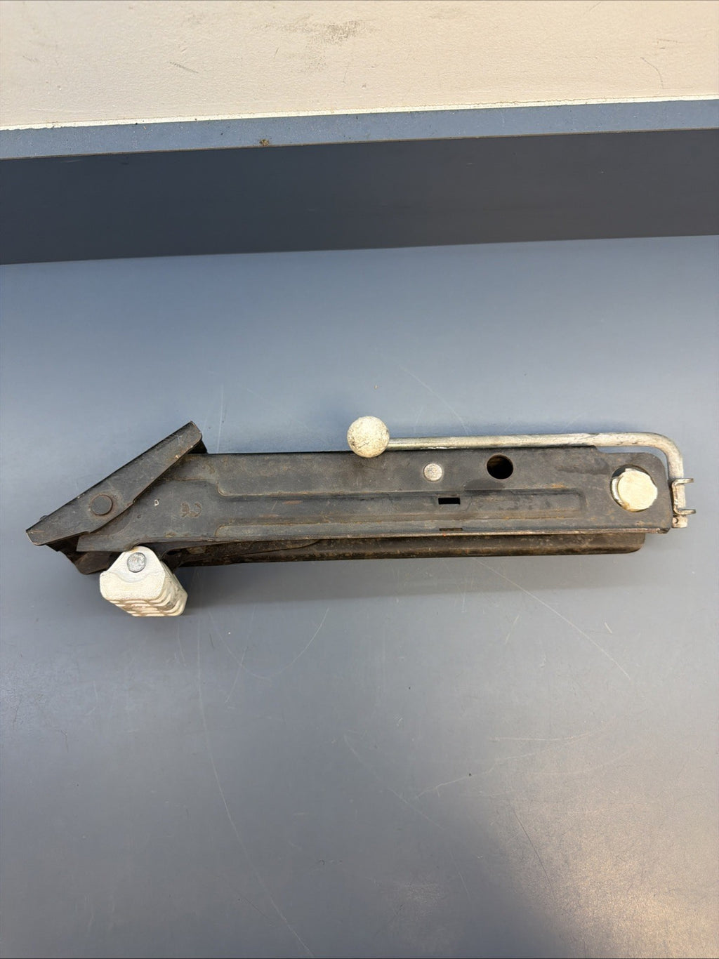 BMW E46 Trunk Jack Lifting Tool 6757131 OEM 99-06 323 325 328 330 M3
