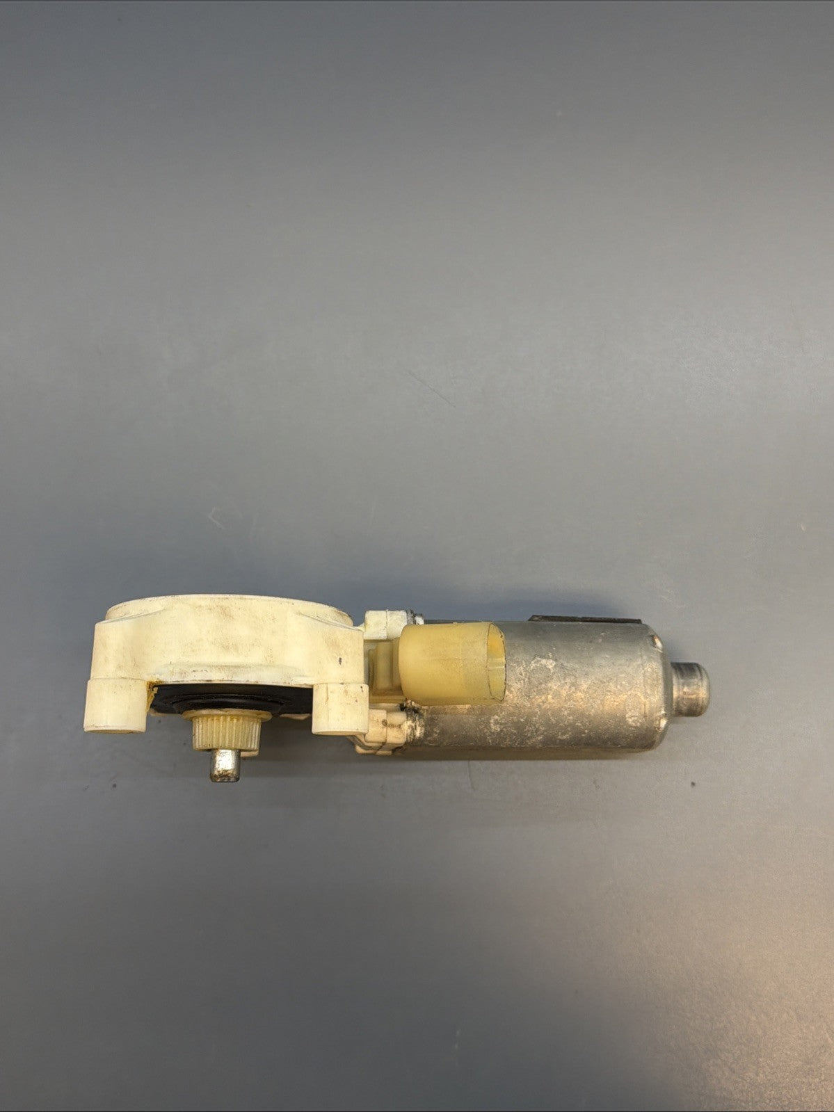 2007-2013 BMW X5 E70 FRONT OR REAR LEFT DOOR WINDOW MOTOR 6967261 OEM