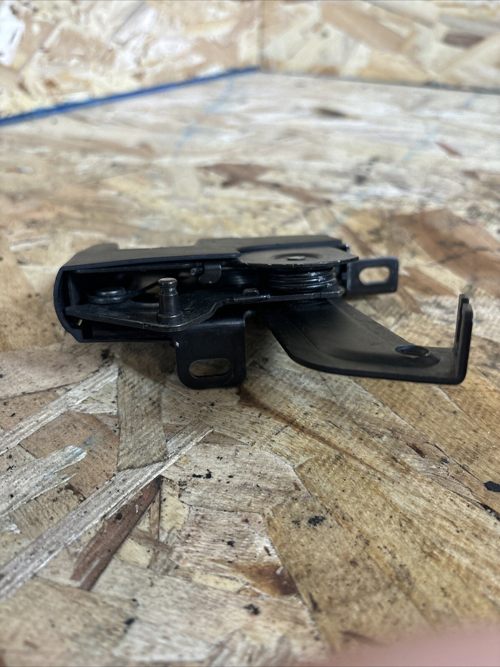 BMW E46 Convertible Lid Flap Latch Lock Left 8248313 00-06 323 325 328 330 M3