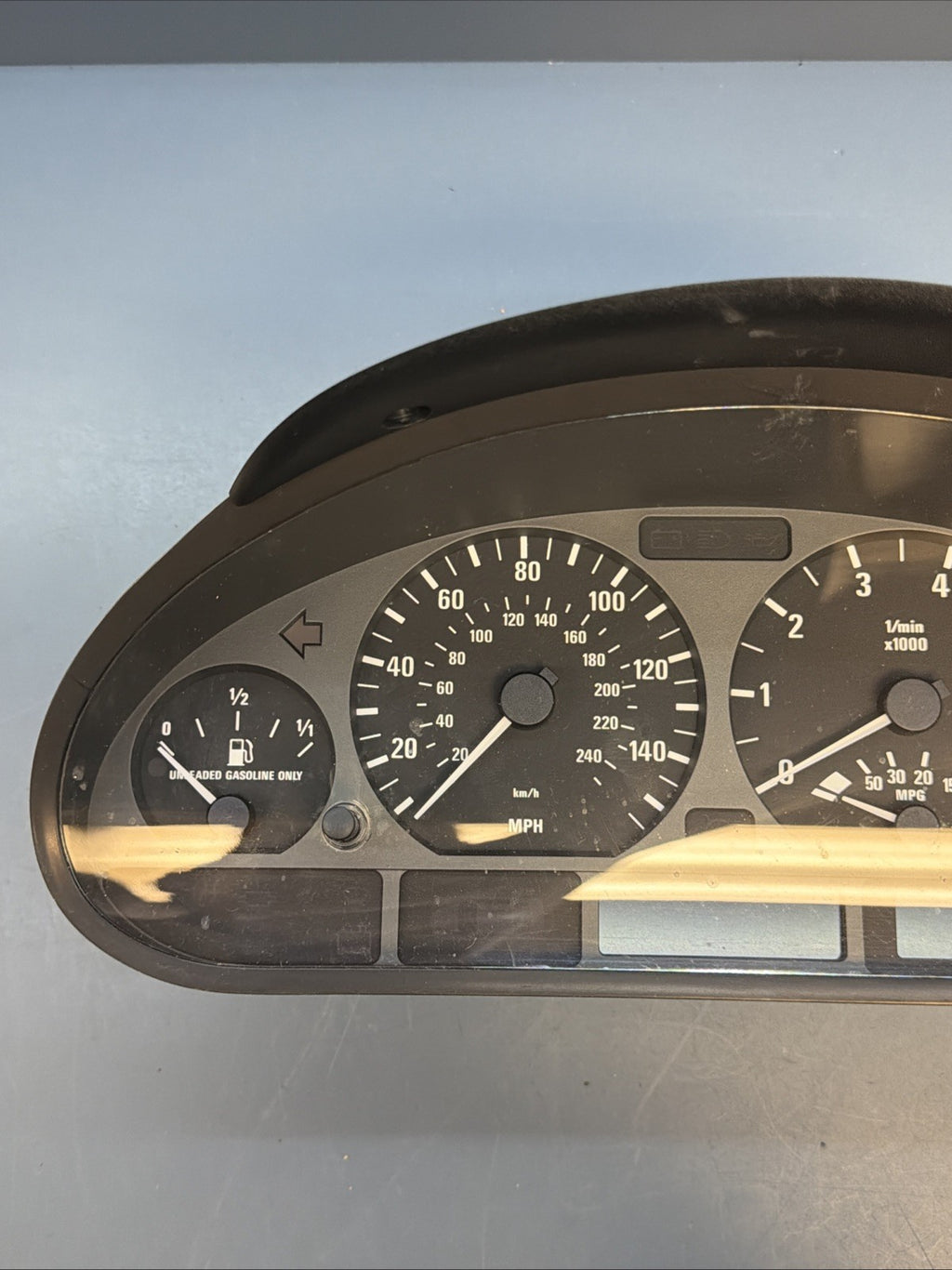 99-06 OEM BMW E46 325 330 instrument Gauge Cluster Speedometer 6940877 AUTO 132K