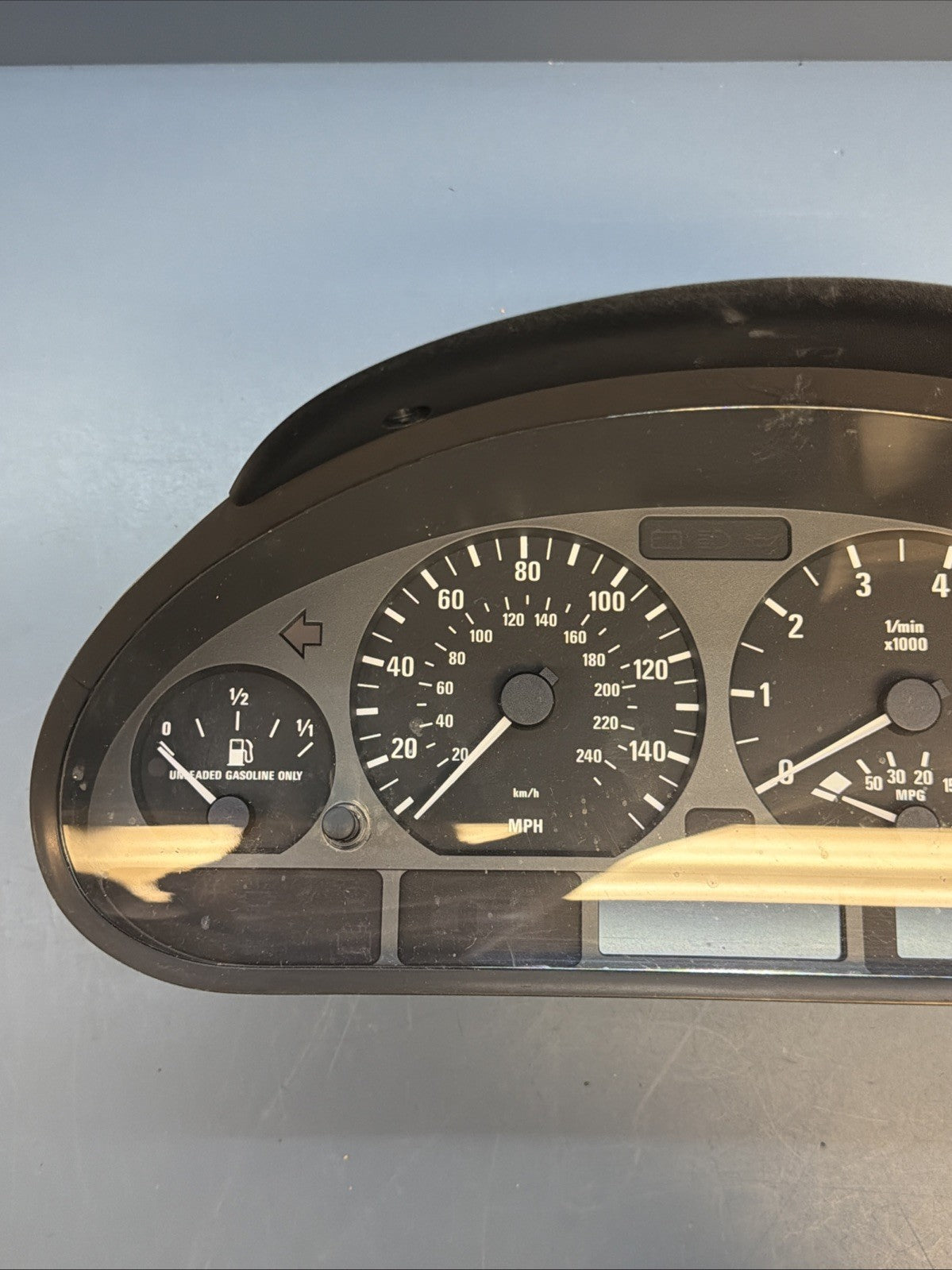 99-06 OEM BMW E46 325 330 instrument Gauge Cluster Speedometer 6940877 AUTO 132K