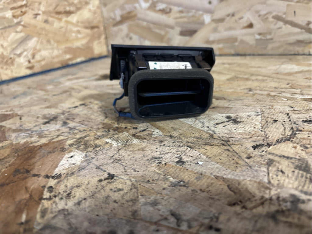 2011-2017 BMW X3 - LEFT DASH AIR VENT 9217441