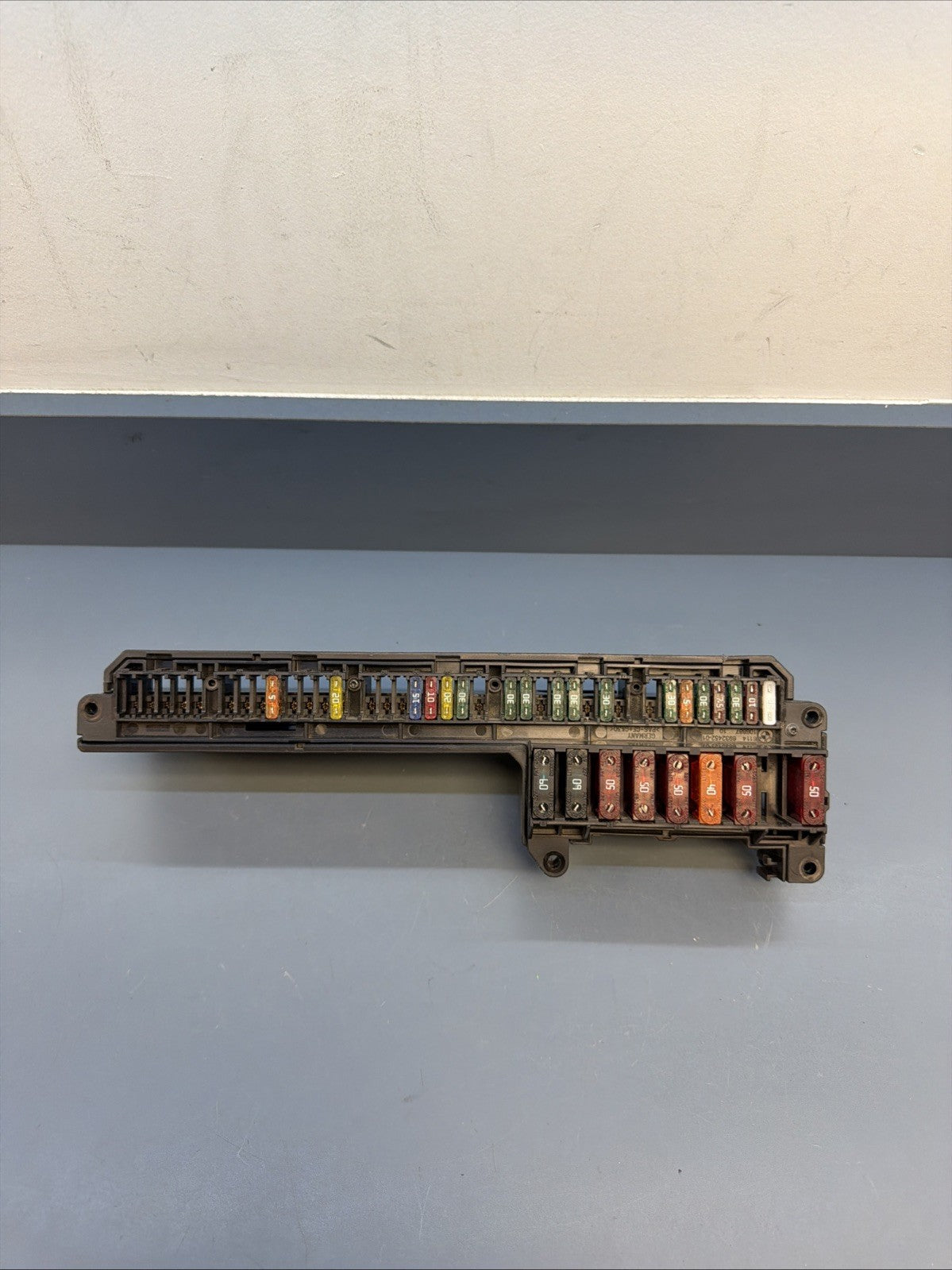 2004 - 2010 BMW E60 525I 530I 545I FRONT POWER DISTRIBUTION FUSE BOX OEM 6932452