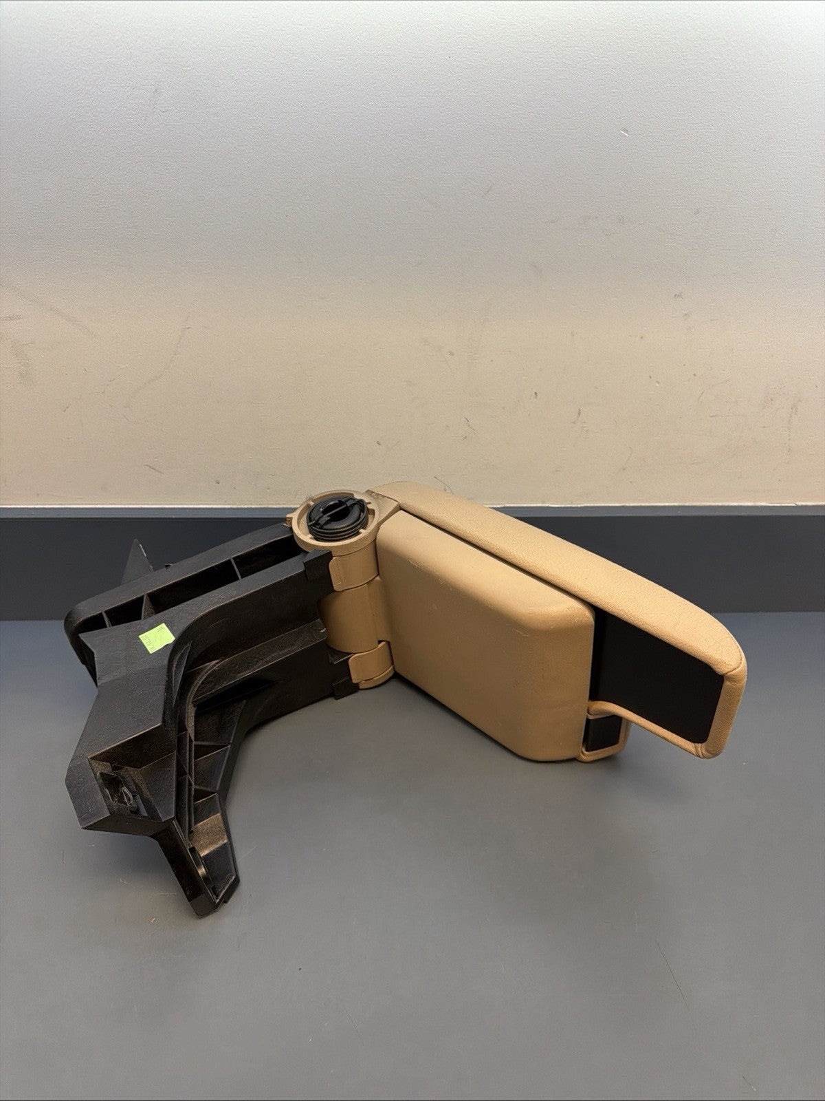 99-05 Bmw E46 325i 330i Front Center Console Arm Rest Lid Leather BEIGE 8213678