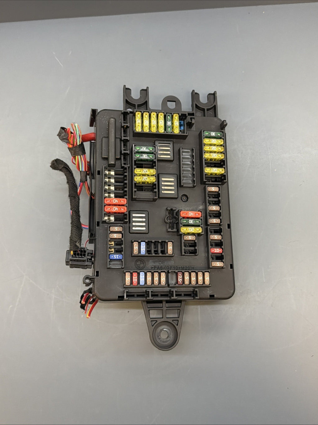 2013 - 2016 BMW F30 F32 F34 F36 F80 F82 M3 M4 REAR FUSE RELAY BOX MODULE 9337880