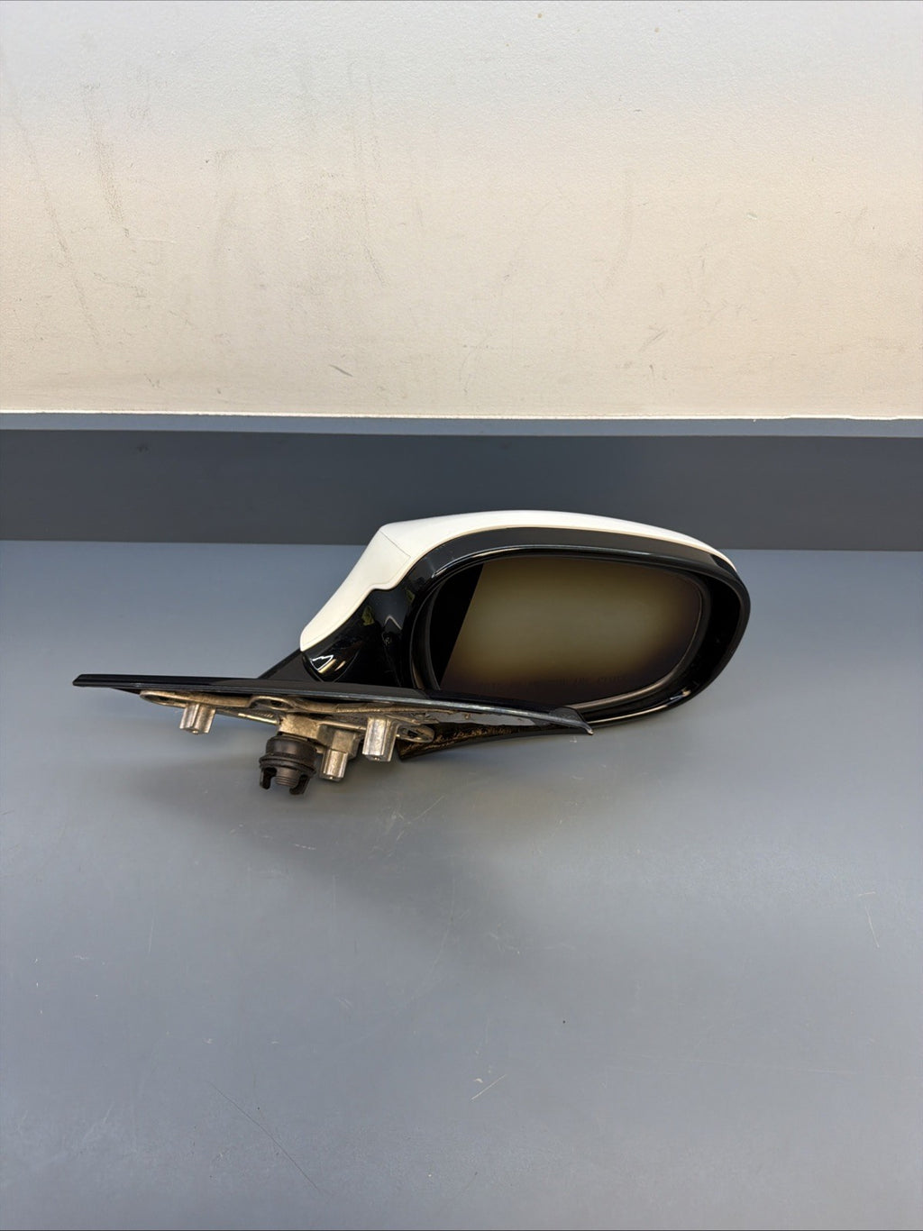 10-13 OEM BMW E88 E82 Right Passenger Side Heated Mirror Assembly White 7282048