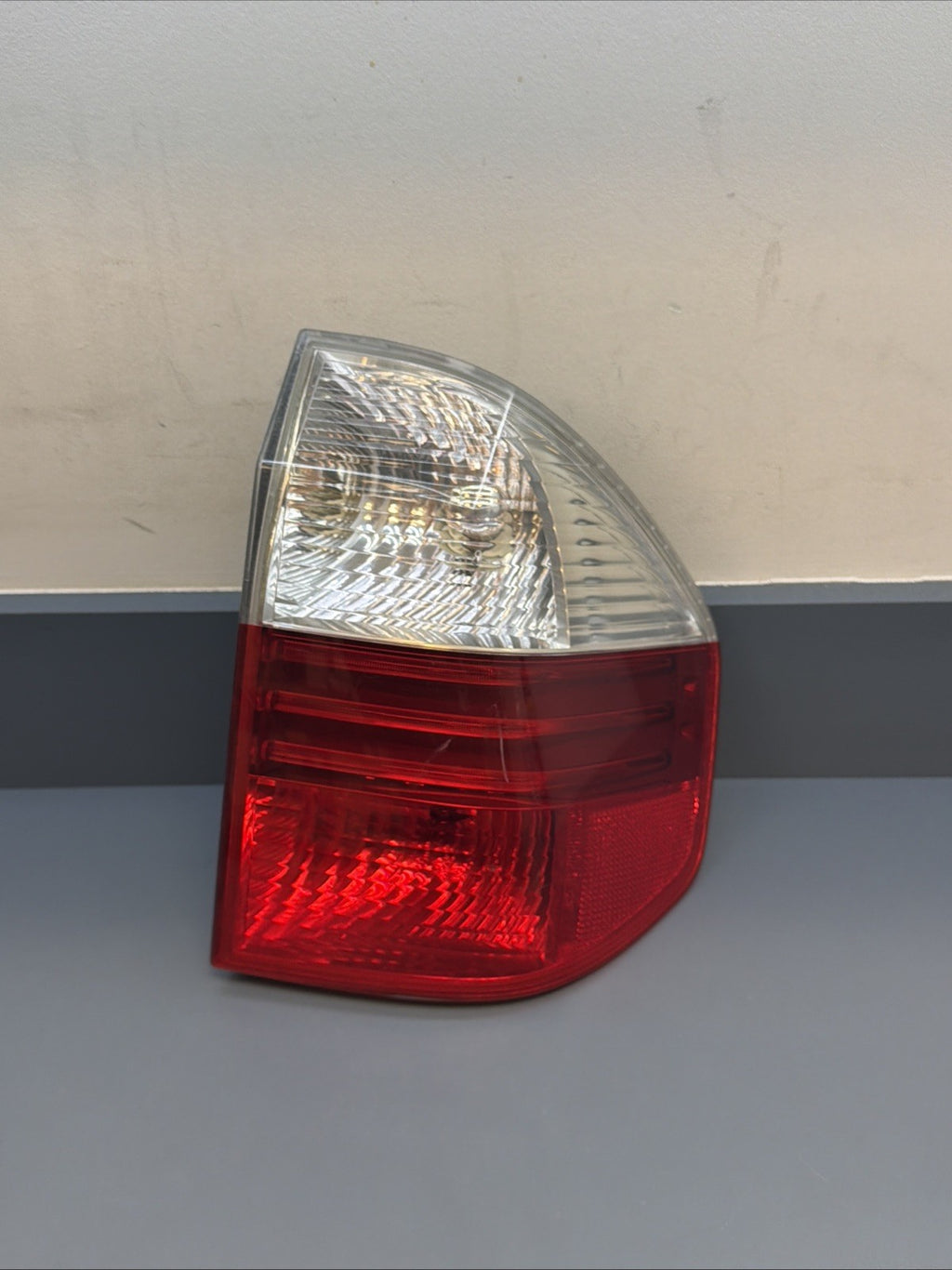 2007-2010 BMW E83 X3 Right Passenger Side Rear Outer Halogen Light OEM 7162212