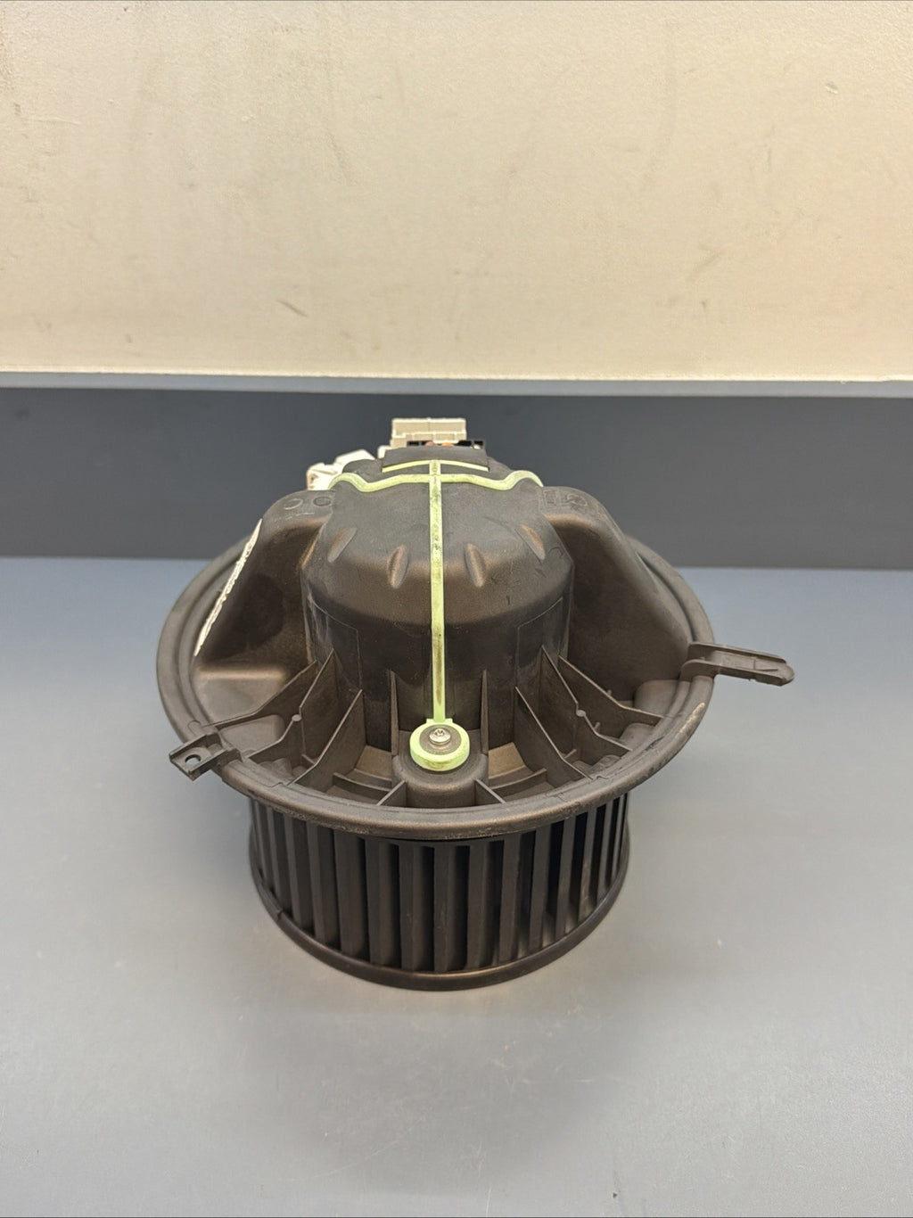 06-13 BMW E90 E92 128i 135i 328i Z4 Heater Blower Motor Assembly 985465S OEM