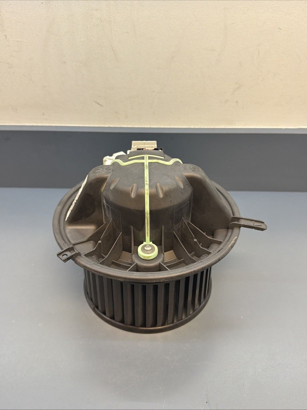 06-13 BMW E90 E92 128i 135i 328i Z4 Heater Blower Motor Assembly 985465S OEM