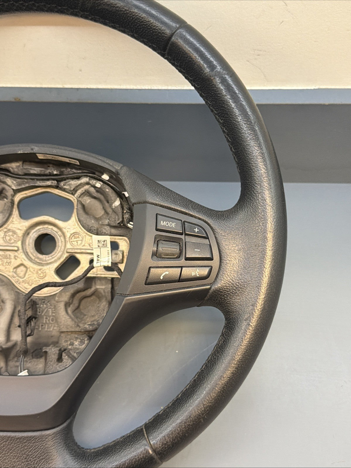 12-2016 BMW 320I F30 FRONT 3 SPOKE STEERING COLUMN WHEEL LEATHER BLACK 62558150E
