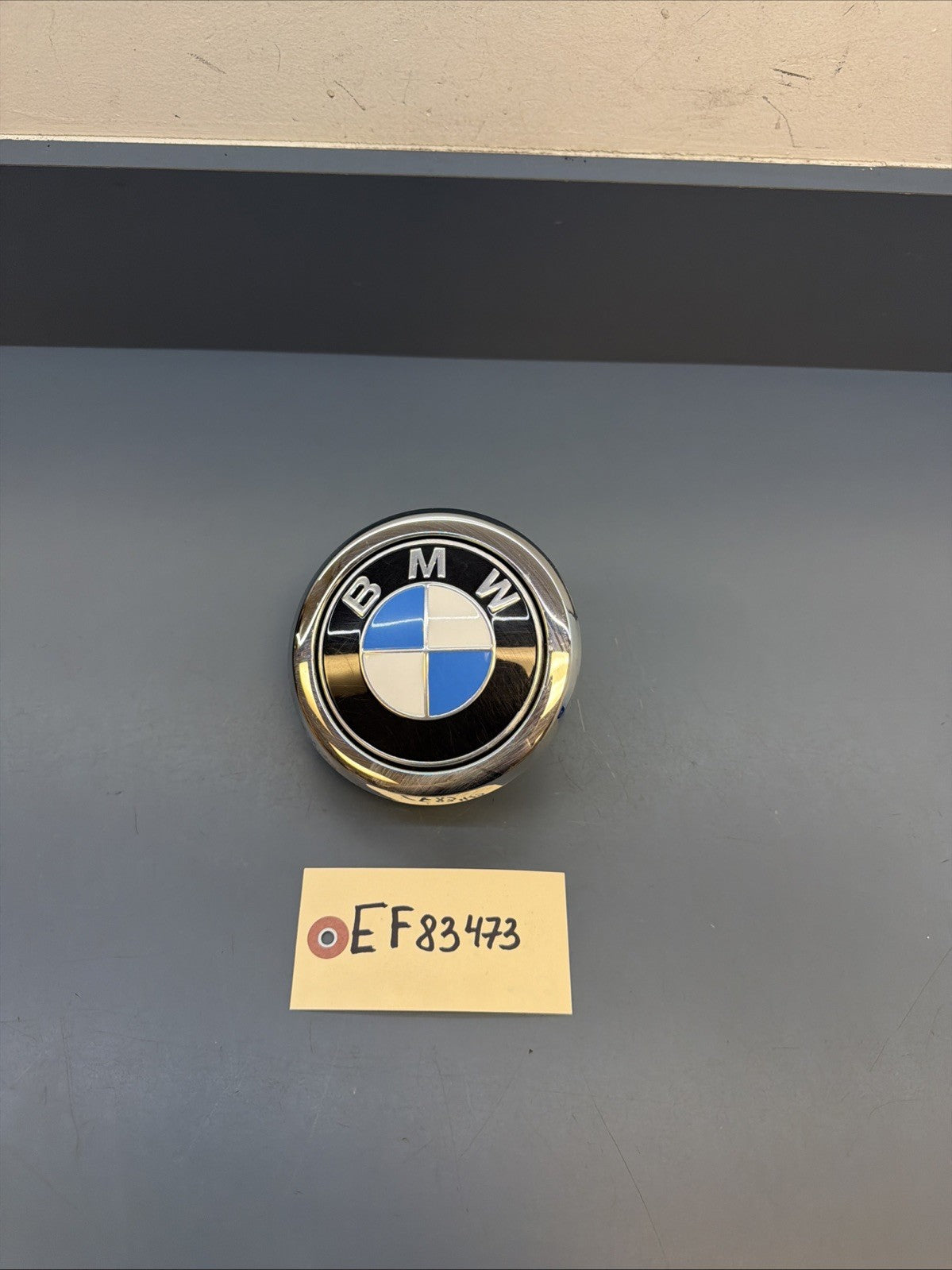2018 - 2023 BMW X2 F39 REAR LIFTGATE EMBLEM RELEASE SWITCH HANDLE OEM 7248535