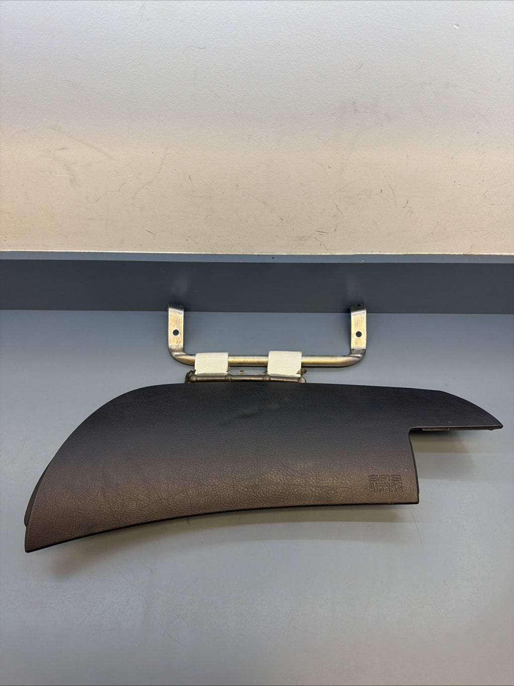 2001-2006 BMW E46 3-SERIES DASH FRONT RIGHT PASSENGER TRIM COVER OEM 8196094