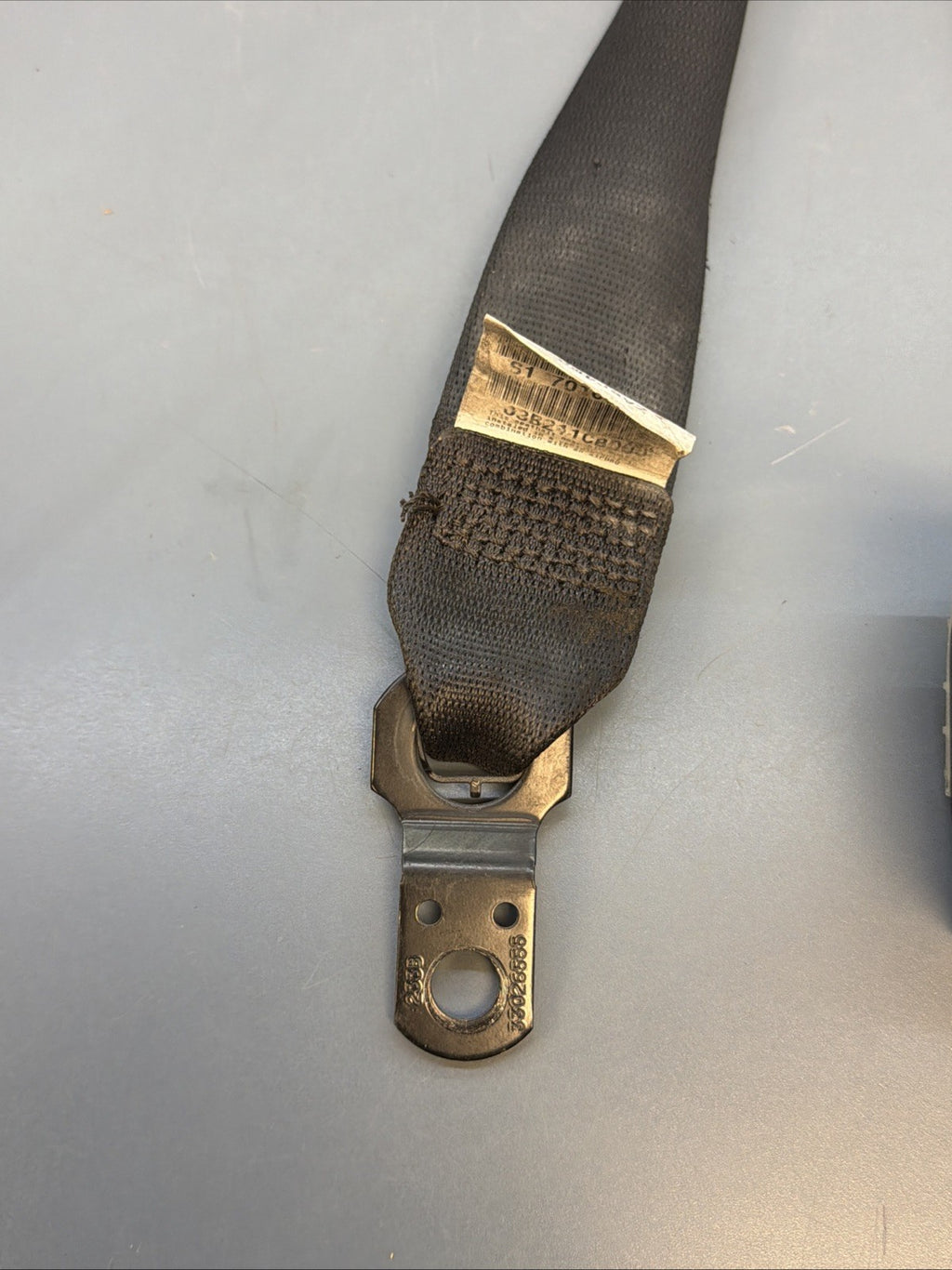 2003 - 2008 BMW Z4 E85 LEFT DRIVER SIDE SEATBELT SEAT BELT RETRACTOR OEM 7016875