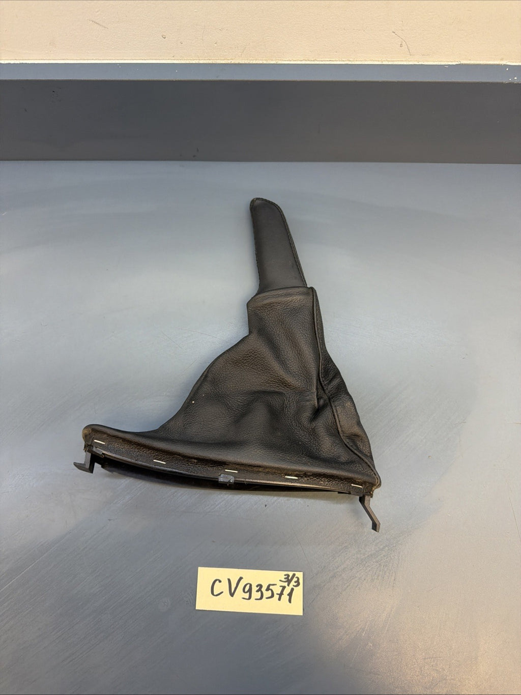 06-10 OEM BMW E63 E64 650i Emergency Handbrake Boot Hand Brake Black 6972485