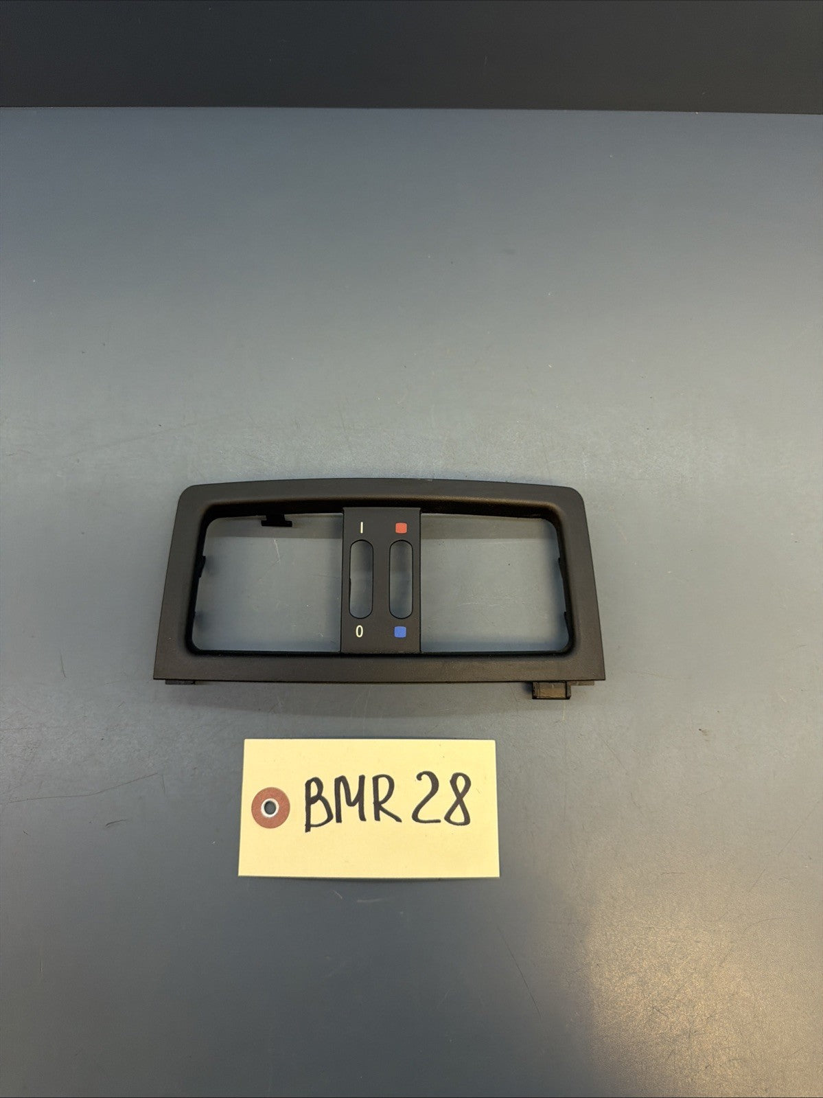 BMW 04-10 E60 5 SERIES REAR CENTER AIR VENT COVER TRIM BLACK OEM 5117000