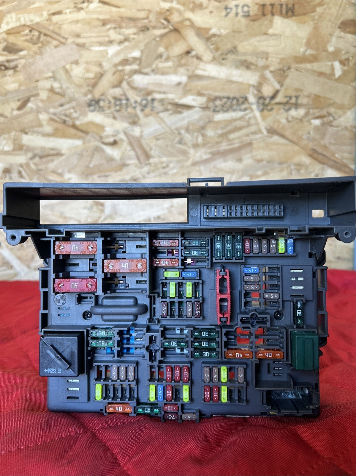 BMW 1 3 X1 Series E90 E91 E84 E87 Fuse Box Front Power Distribution 9119444