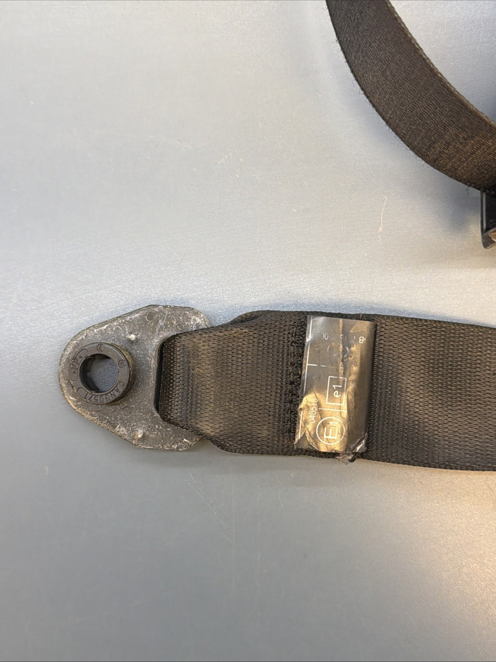 2004-2010 BMW 528xi Seat Belt Assembly Front Left Side 601629800D OEM