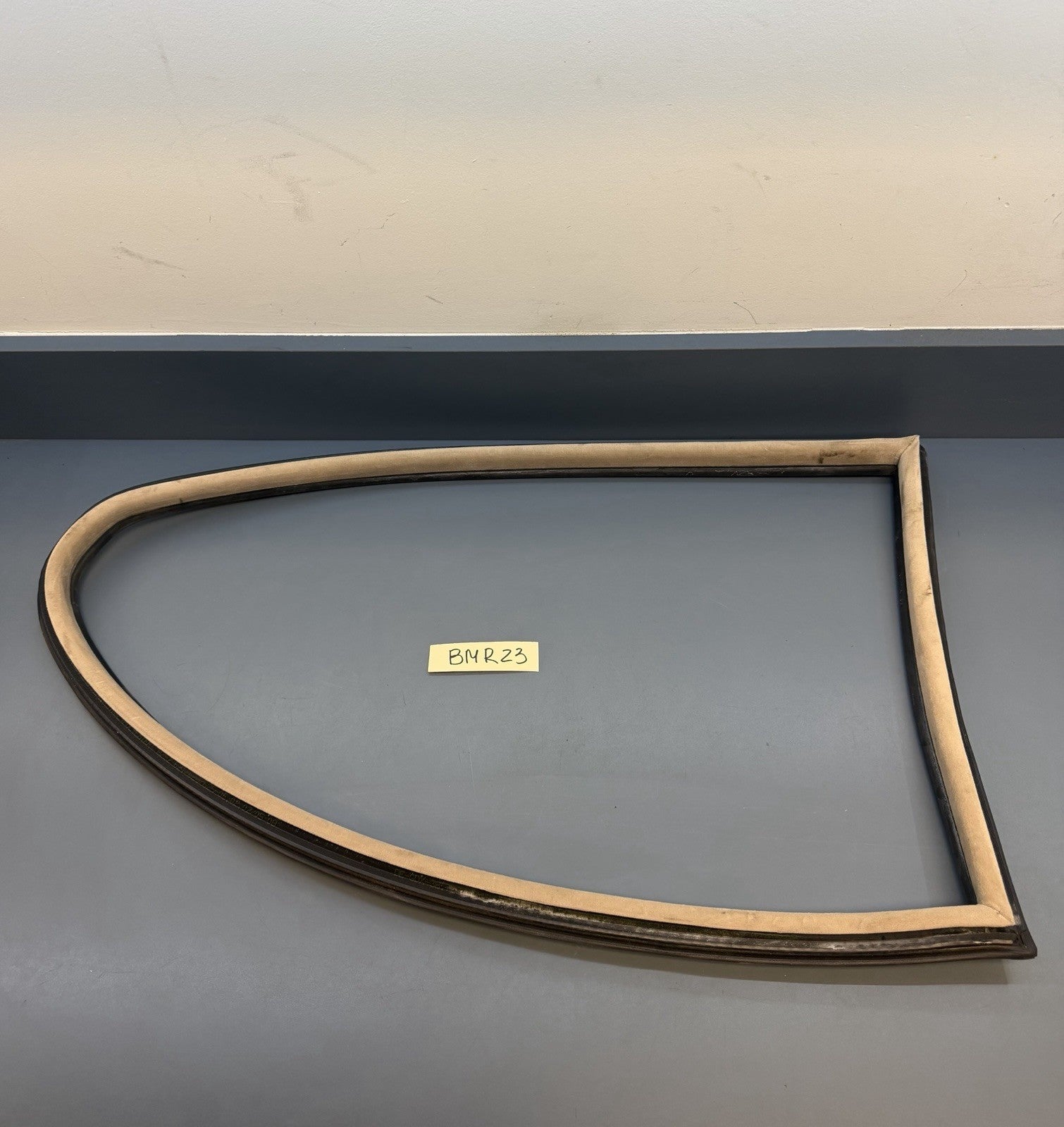 01-06 OEM BMW E46 M3 Coupe Rear Right Quarter Window Glass Weatherstrip 8252621