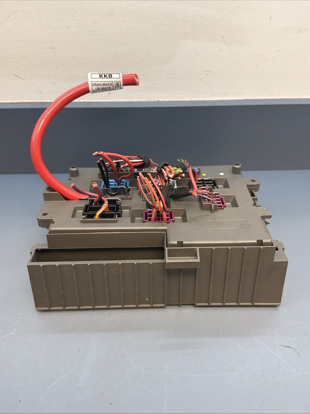 08-13 BMW 328i 335i E90 E92 E93 Front Power Distribution Fuse Box 9119444 OEM
