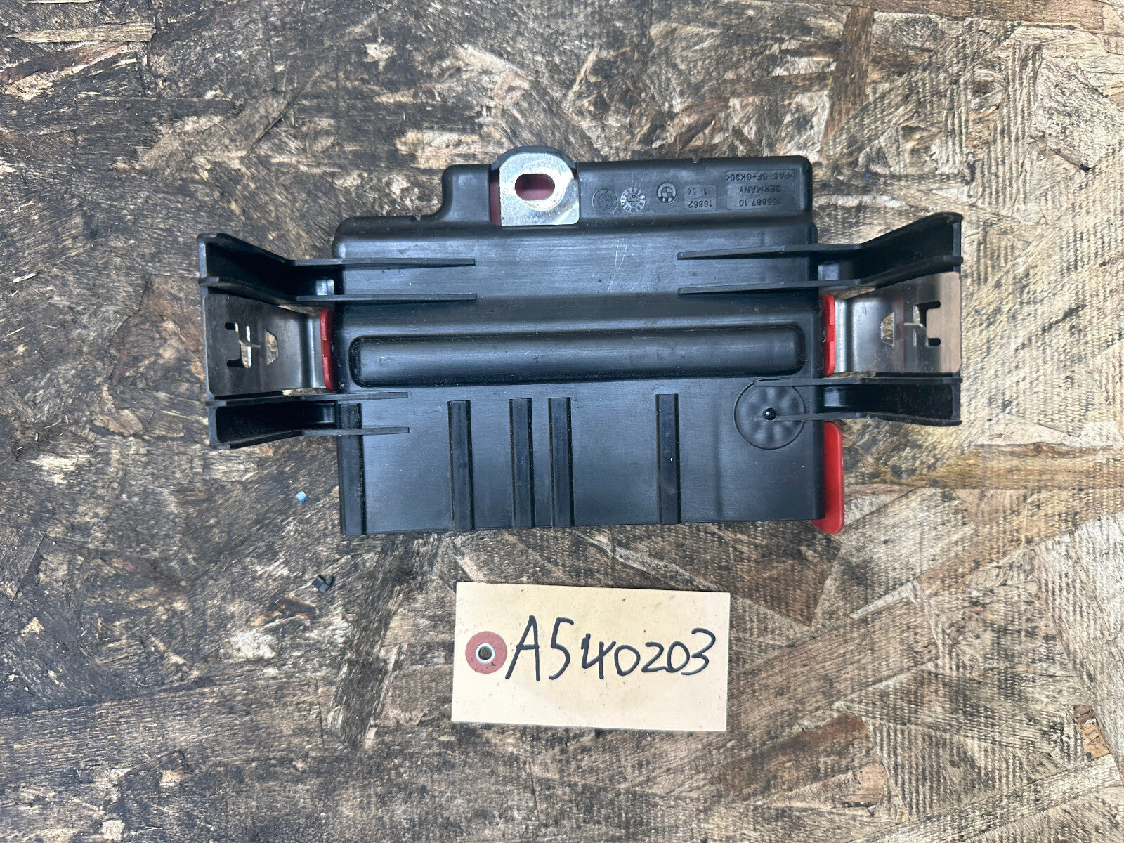 BMW 03-13 1 3 X1 SERIES E8X E9X POSITIVE POWER DISTRIBUTION BOX OEM 6942912