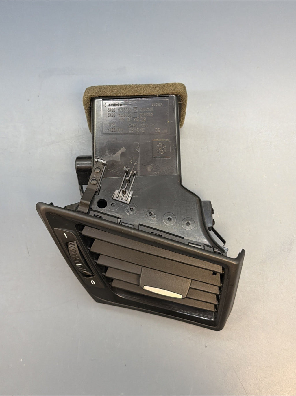 2013-2015 BMW X1 DASHBOARD RIGHT OUTER AC HEATER AIR VENT GRILL OEM 9258363 *NOT