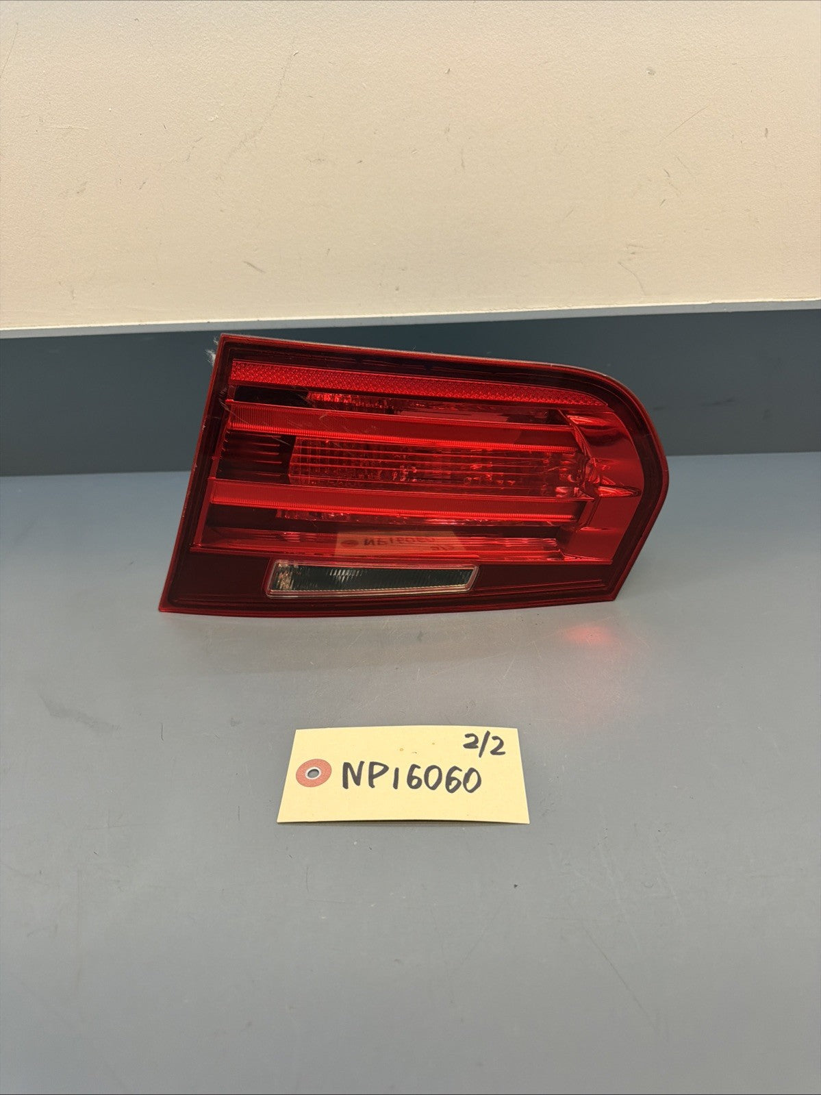 12-15 BMW 3 SERIES F30 F31 RIGHT SIDE INNER TRUNK LID MOUNTED TAILLIGHT 7259916