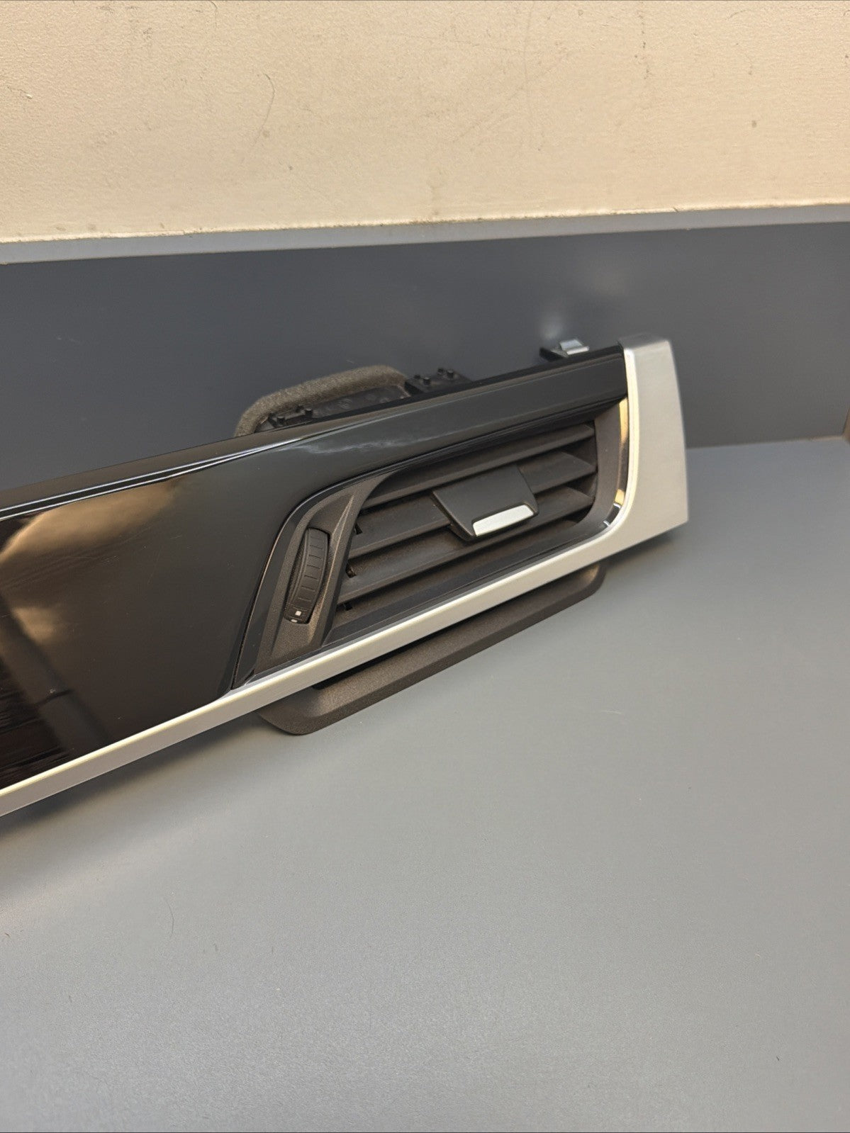 2014-2019 BMW X1 F48 X2 F39 Dash Console Trim Panel 9332485 OEM