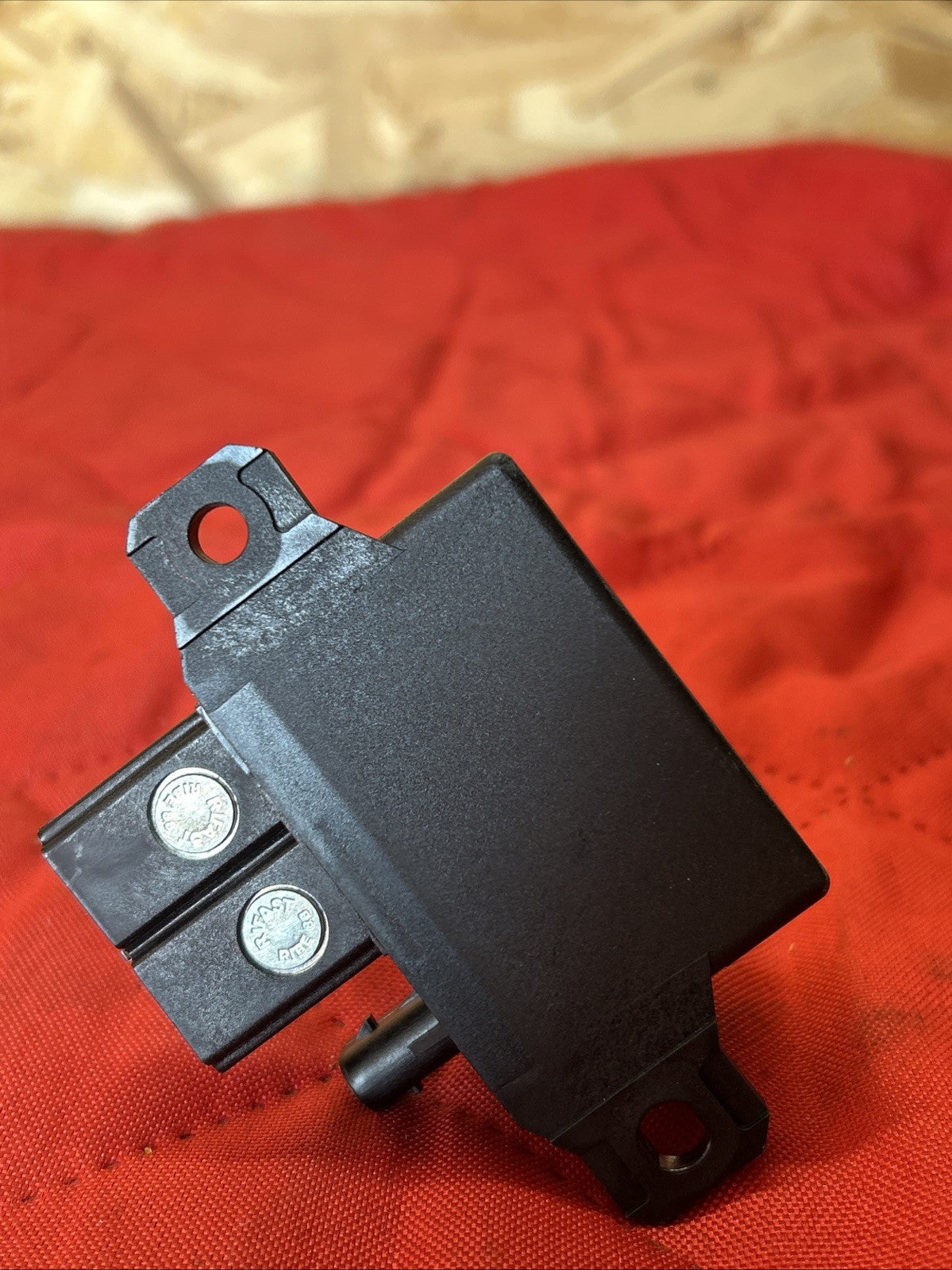09-17 BMW F01 F06 F07 F10 F12 F13 F15 F16 F22 F30 F32 COOLING FAN RELAY 9198302