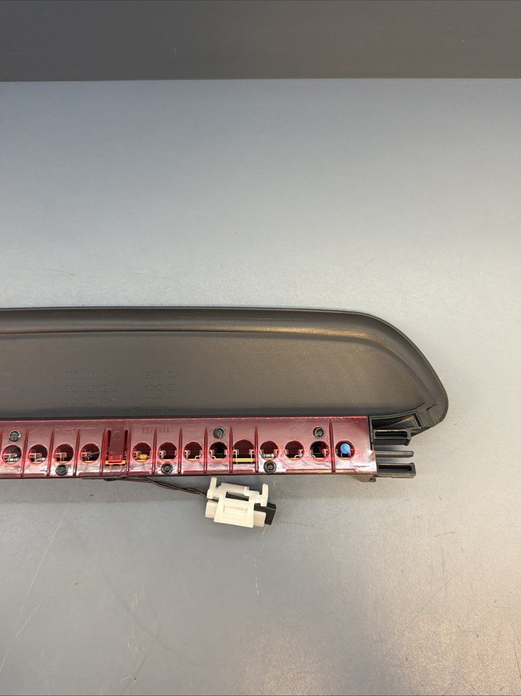 2006-2011 BMW E90 SEDAN 328I 330I 335I M3 THIRD BRAKE STOP LIGHT LAMP 7146059