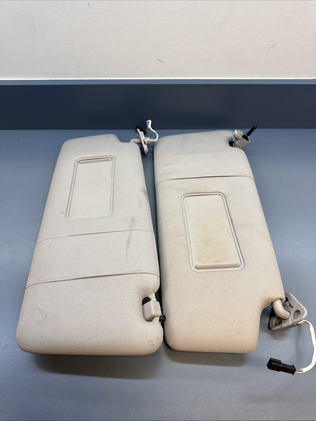 2010 BMW X3 E83 SUN VISOR PAIR 8373575