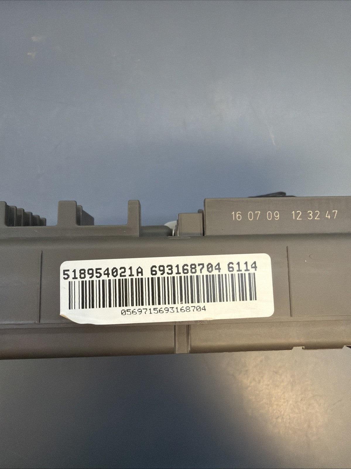 2007-2013 BMW X5 E70 E71 X6 POWER DISTRIBUTION FUSE RELAY BOX 693168704 OEM