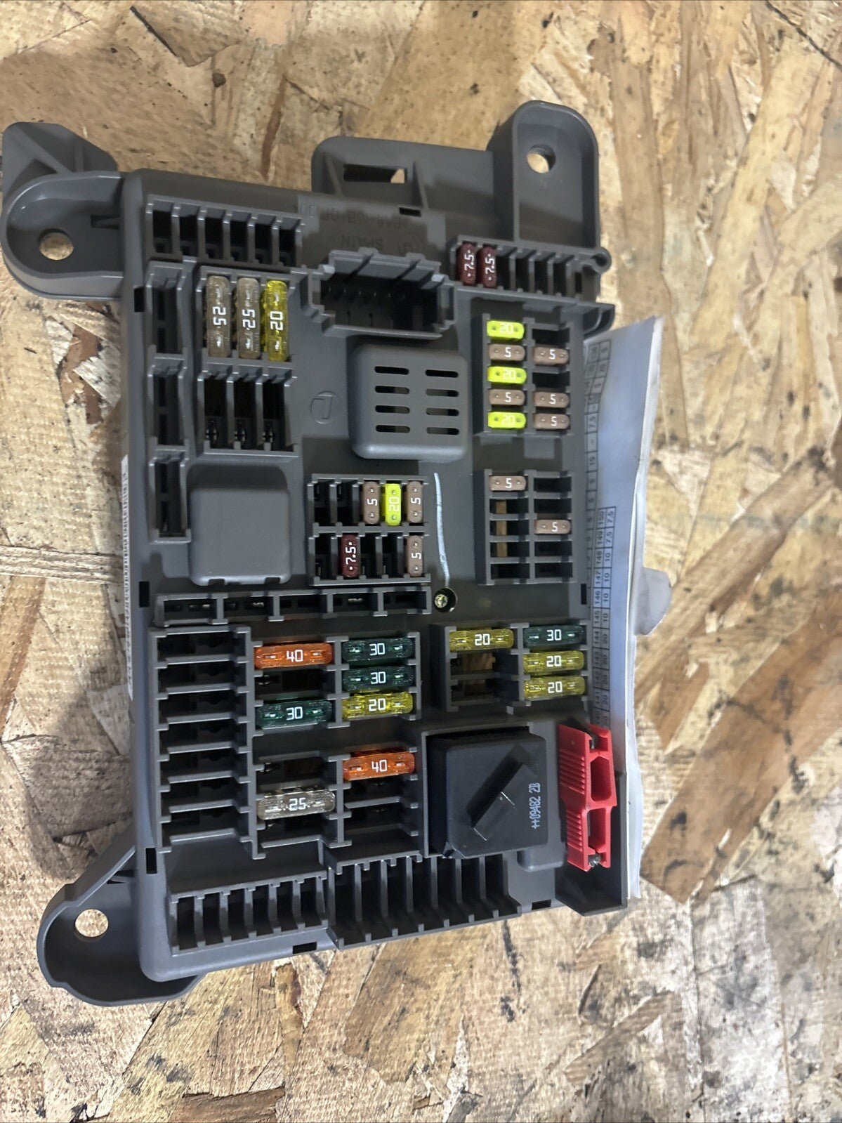 2010 2011 2012 2013 2014 BMW X6M TRUNK CABIN FUSE RELAY BOX 693168704