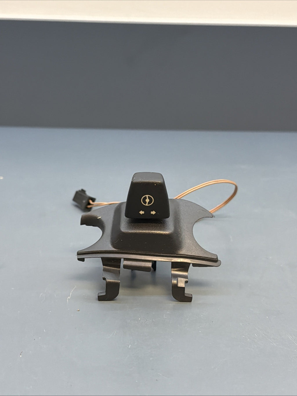 OEM STEERING WHEEL ADJUSTER SWITCH CONTROL FOR 2007 2008-2013 BMW X5 E70 6966710