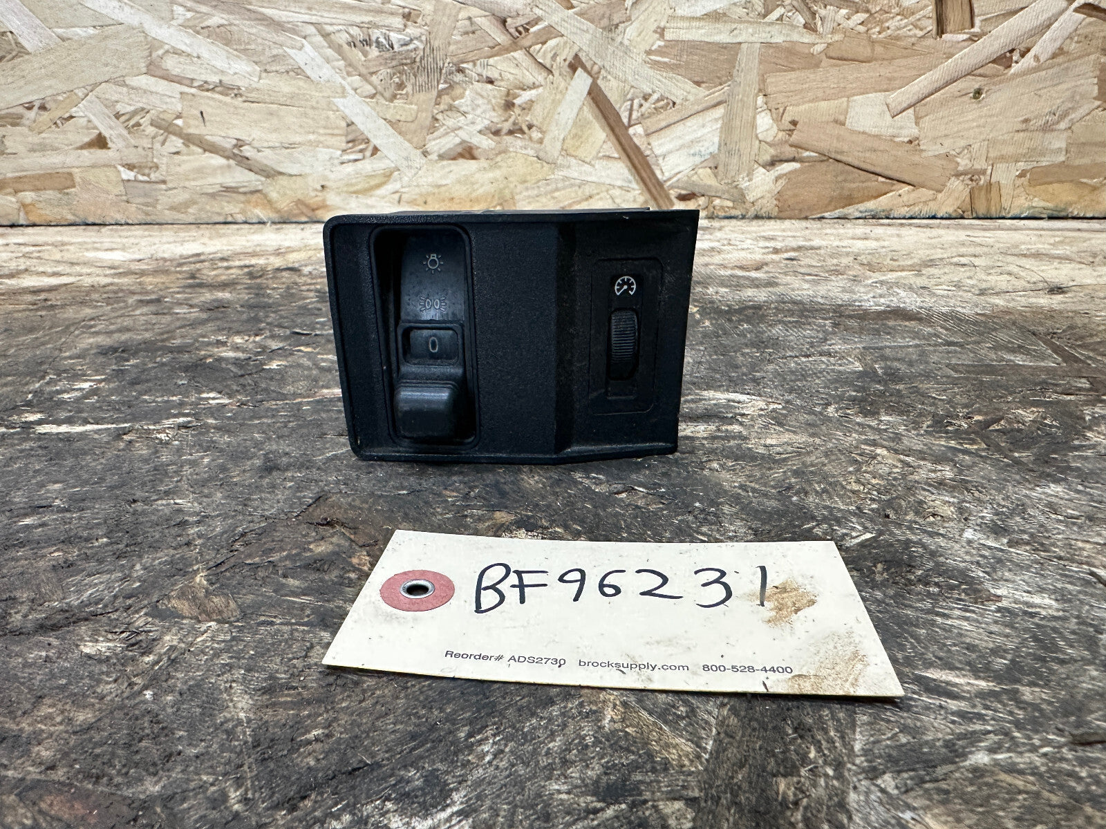 BMW 87-96 E34 525i LEFT HEADLIGHT CONTROL+DIMMER SWITCH TRIM PANEL OEM 8110497