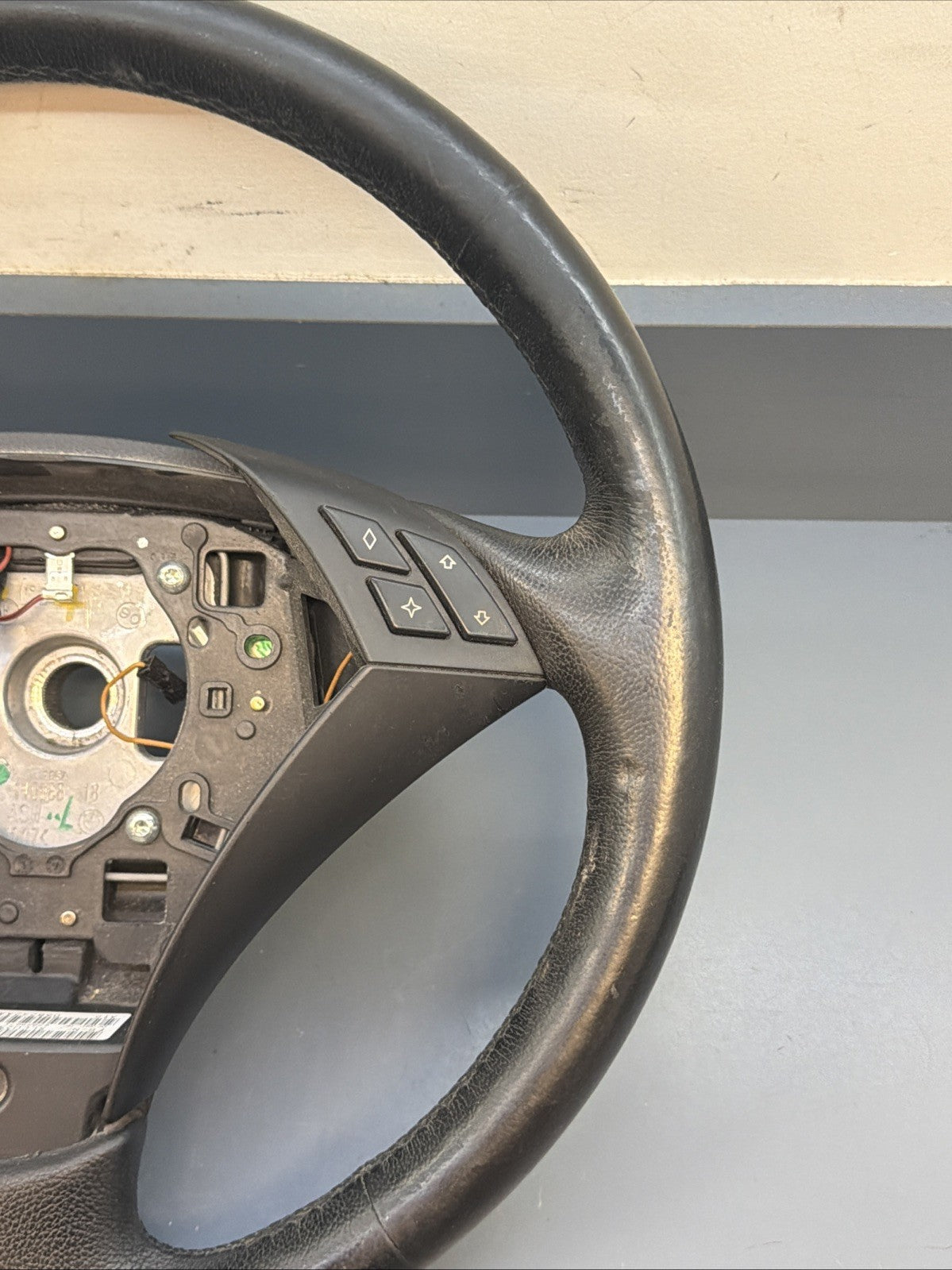 2004 - 2010 BMW E60 E61 5 SERIES STEERING WHEEL BLACK LEATHER 6057424 OEM
