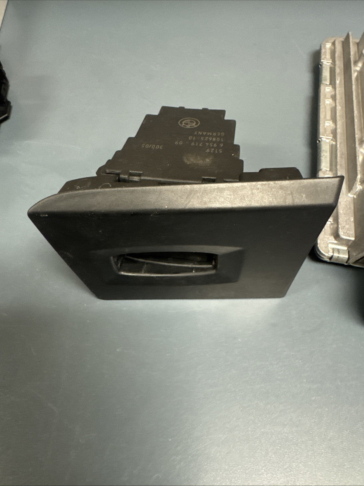 BMW E90 E91 E92 Engine Computer DME CAS KEY MsV70 N52 Auto OEM 06-08  7561817