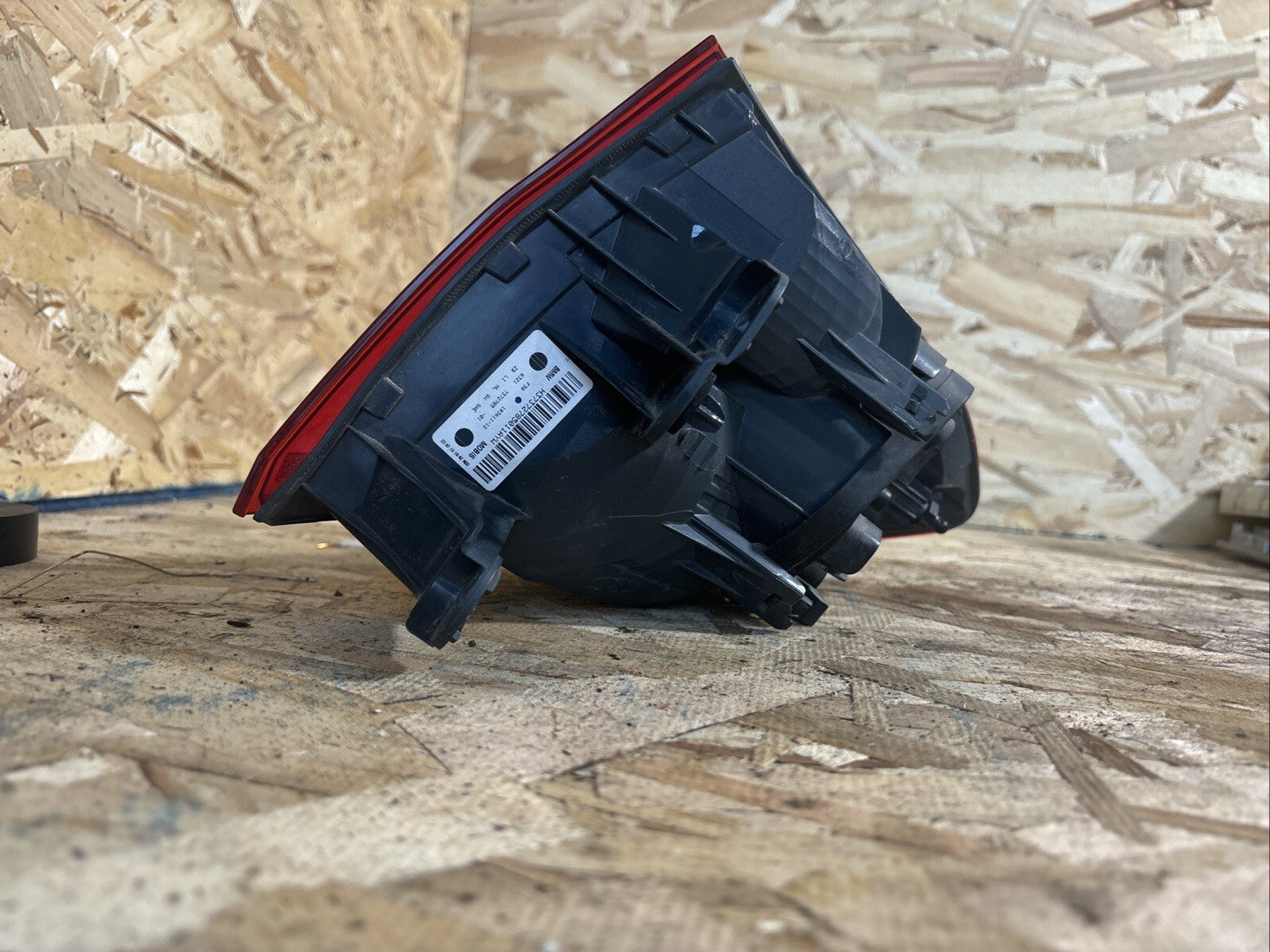 2011-2015 BMW 328IX F30 REAR LEFT SIDE OUTER TAILLIGHT LIGHT LAMP OEM 7372785