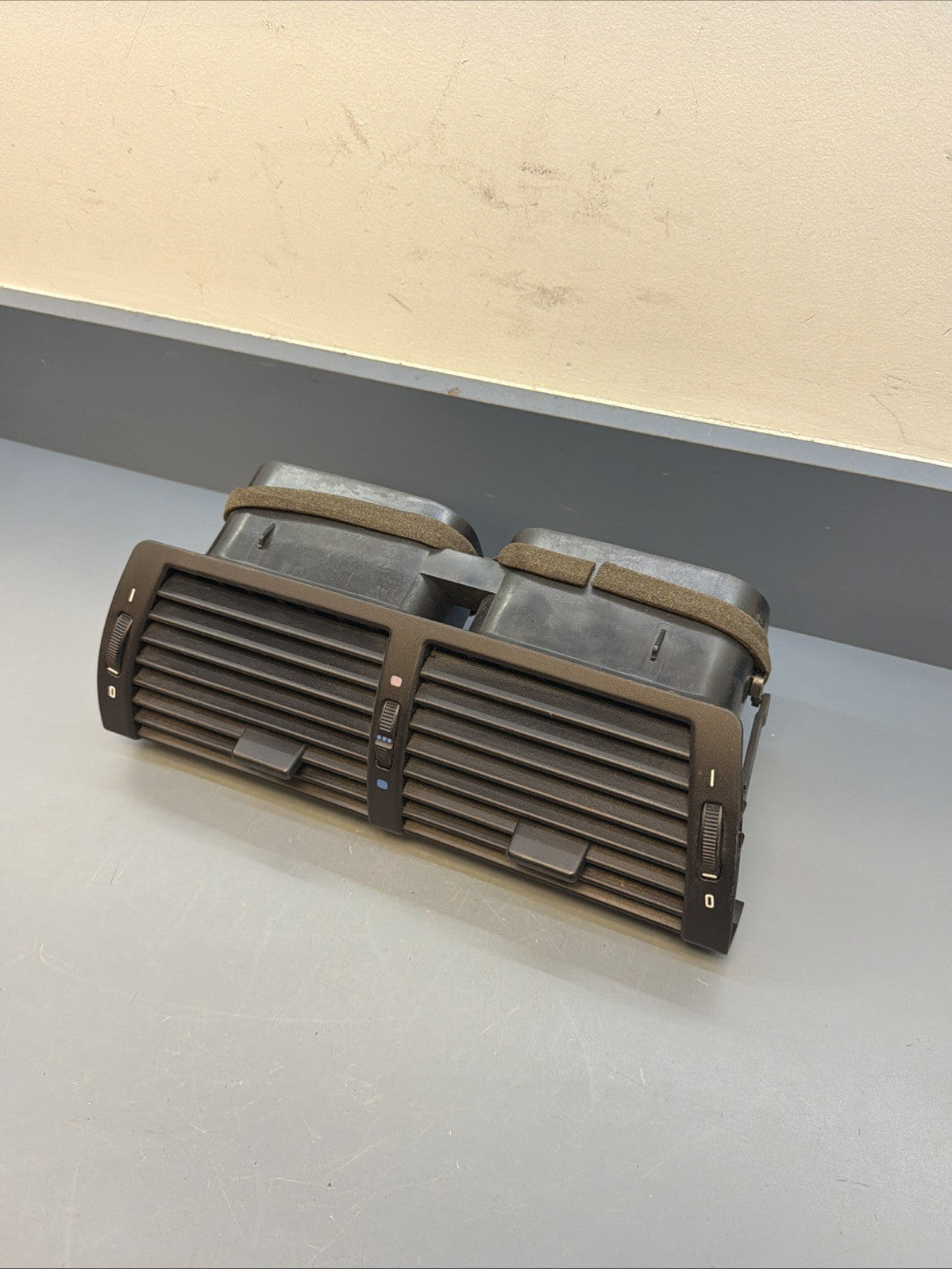 00-06 BMW X5 CENTER DASH AIR VENT DUCT A/C HEATER BLACK 8402221 OEM