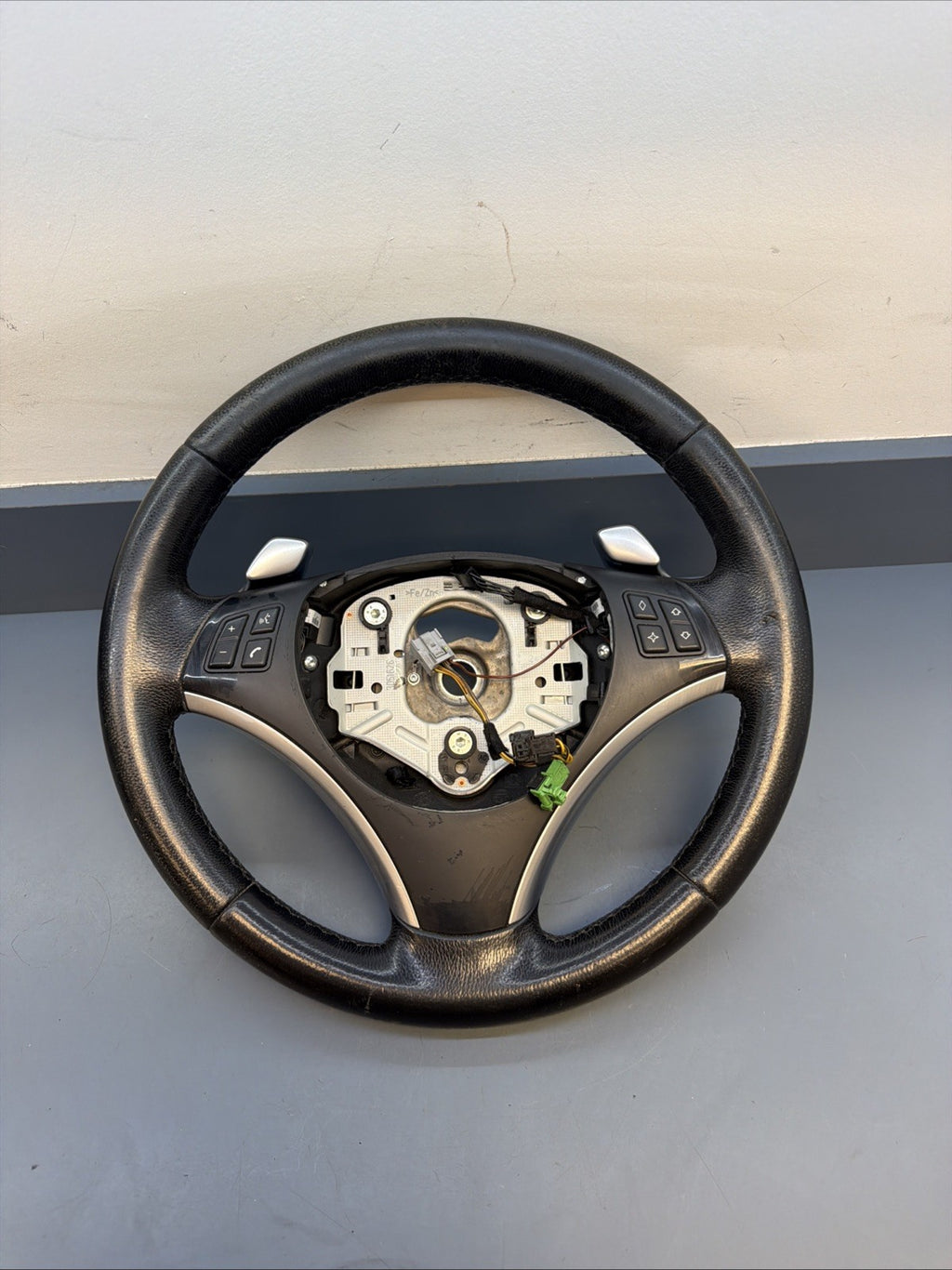 BMW E88 E90 E92 E93 M3 SPORTS STEERING WHEEL WITH PADDLE SHIFTER LEATHER 6774968