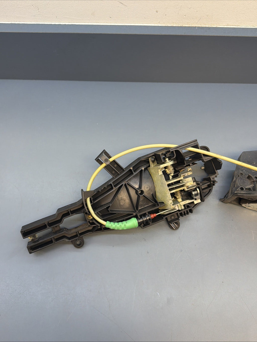 12-15 BMW X1 E84 Front Right Door Lock Latch Actuator & Handle Frame OEM 7229458